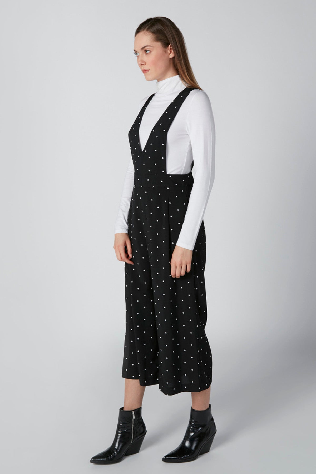 Polka Dot Printed Sleeveless Jumpsuit with V-neck