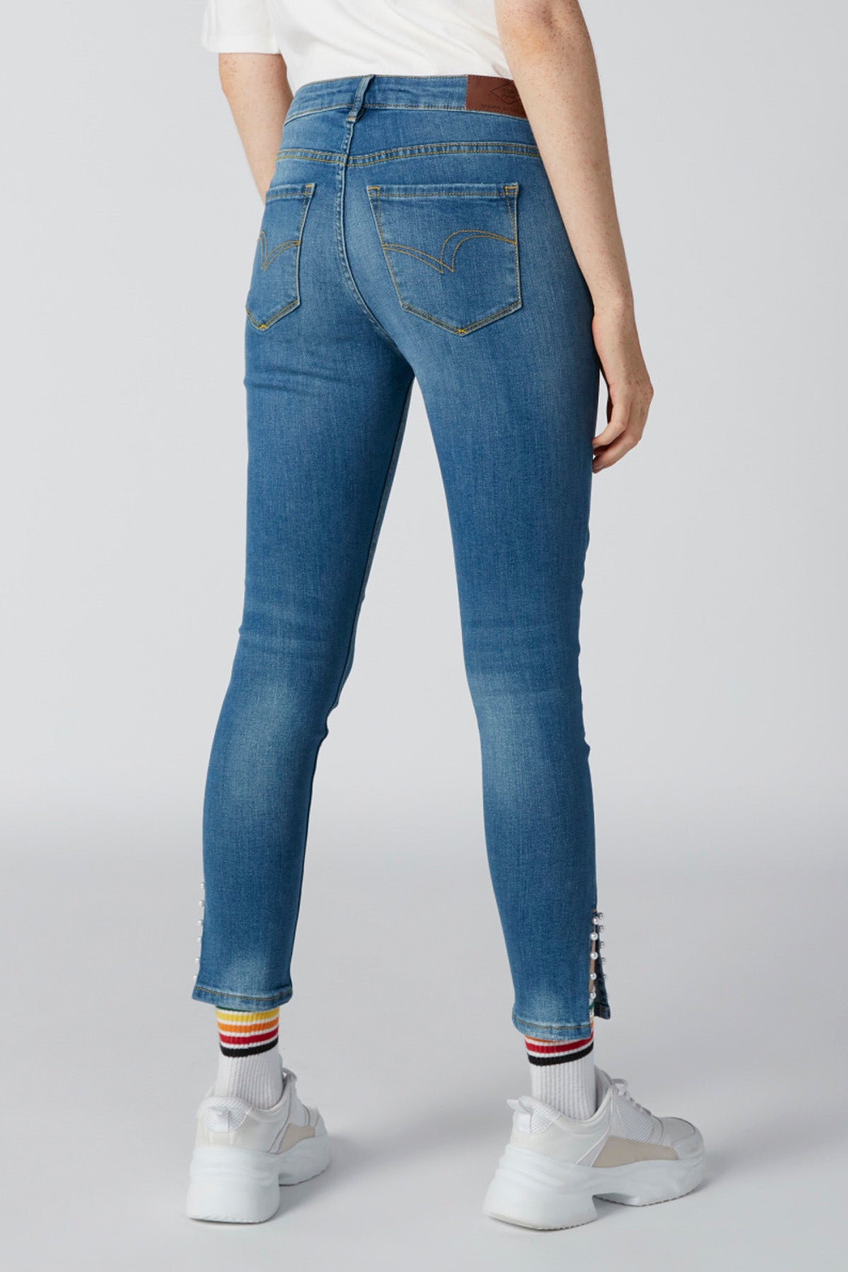 Pearl Detail Distressed Jeans with Zip Fly
