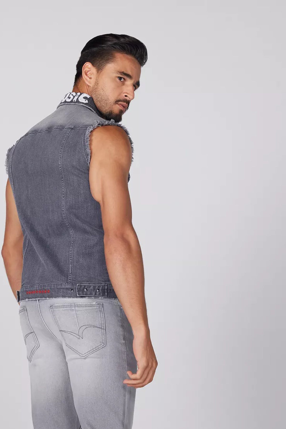 Printed Sleeveless Trucker Jacket with Flap Pockets