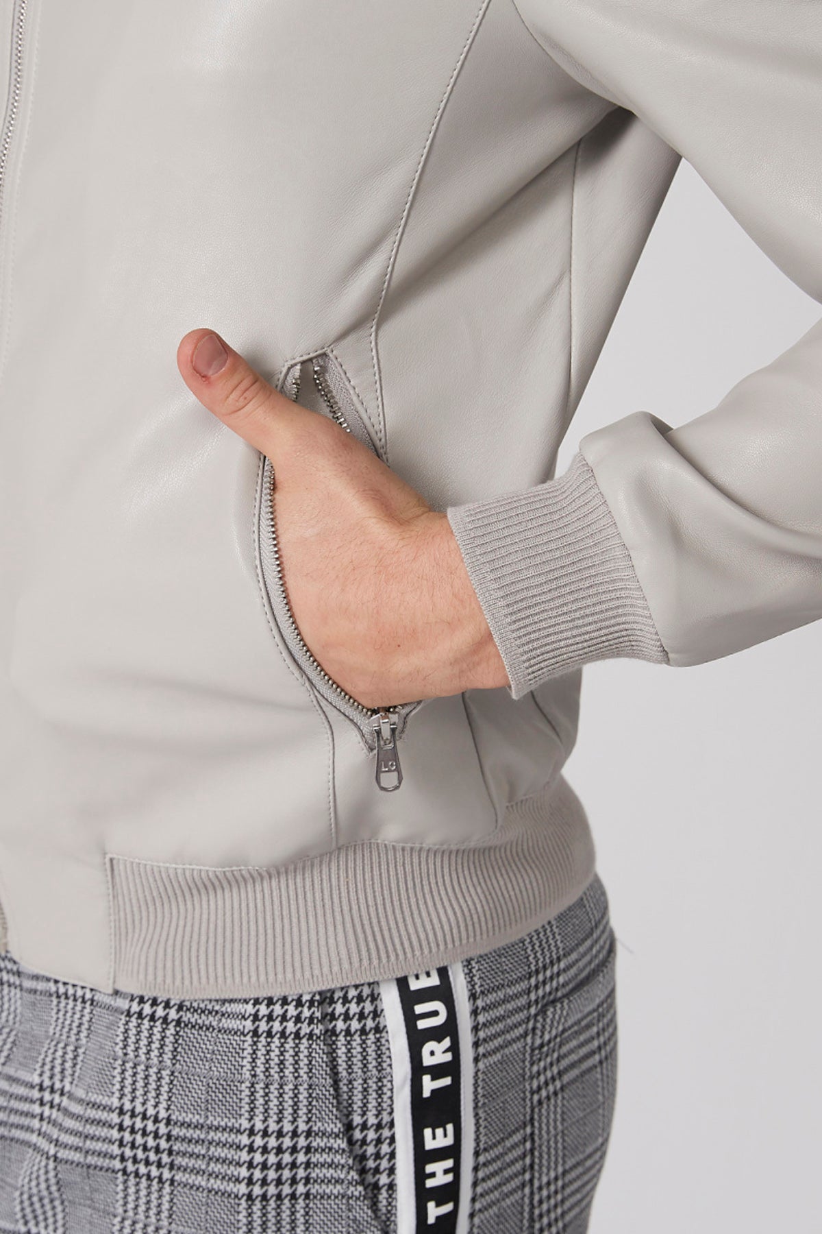 Long Sleeves Jacket and Zip Closure and Pocket Detail