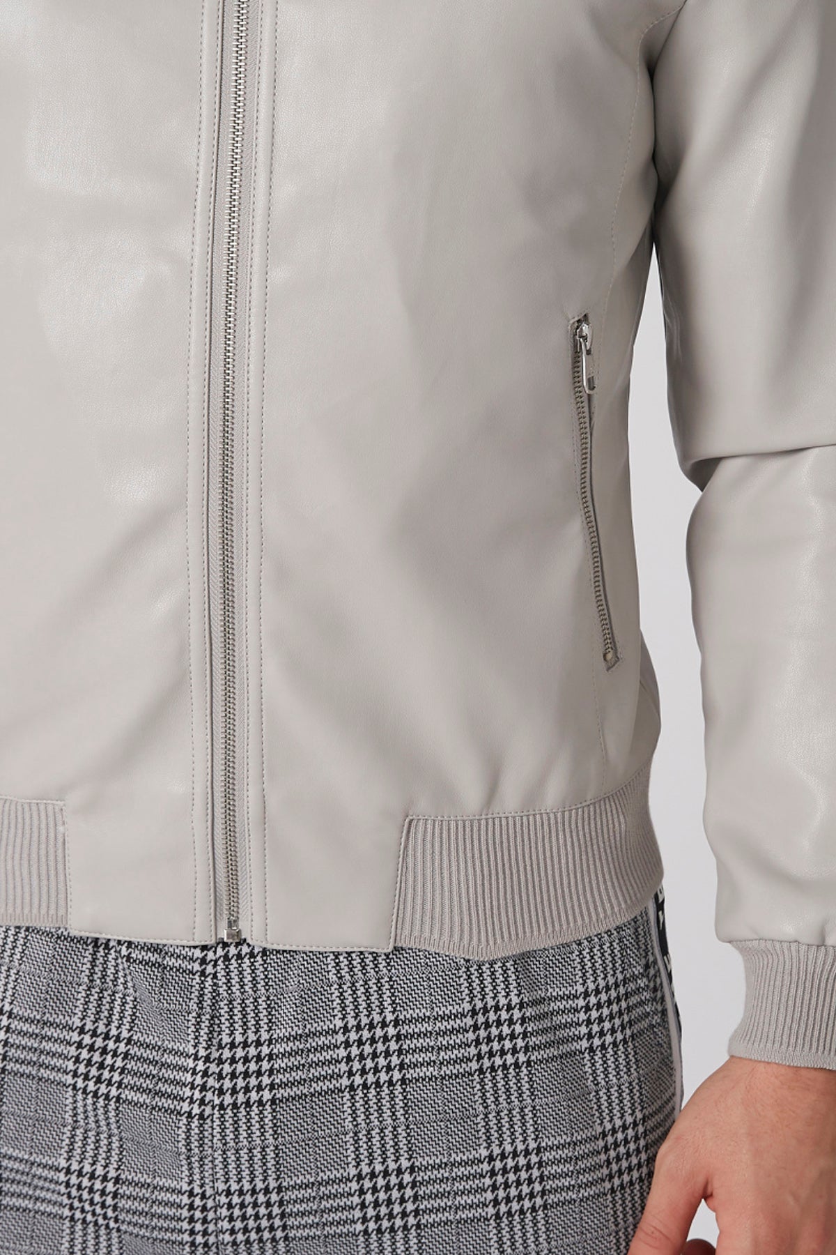 Long Sleeves Jacket and Zip Closure and Pocket Detail