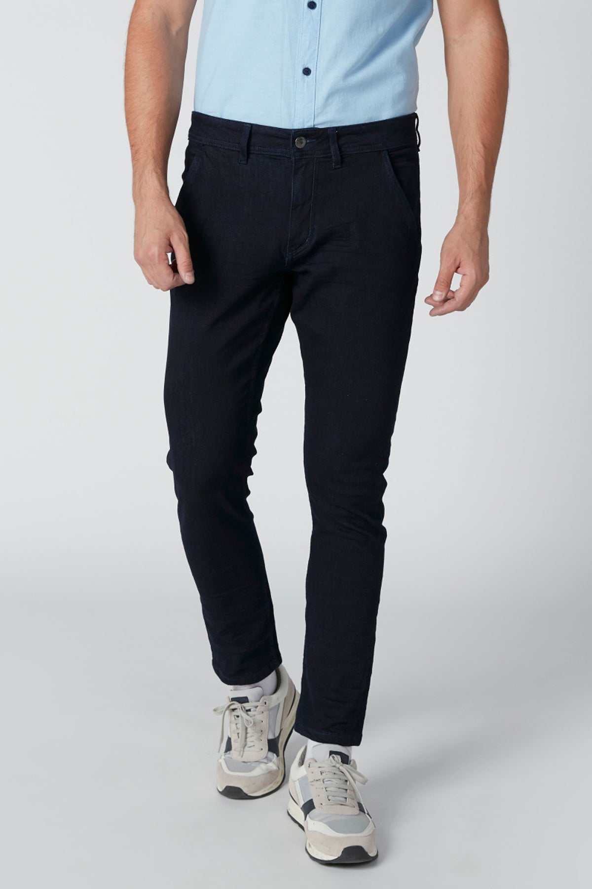 Full Length Jeans in Slim Fit with Pocket Detail