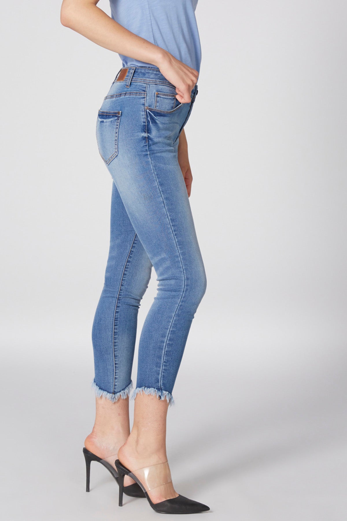 Distressed Cropped Jeans with Button Closure and Pocket Detail