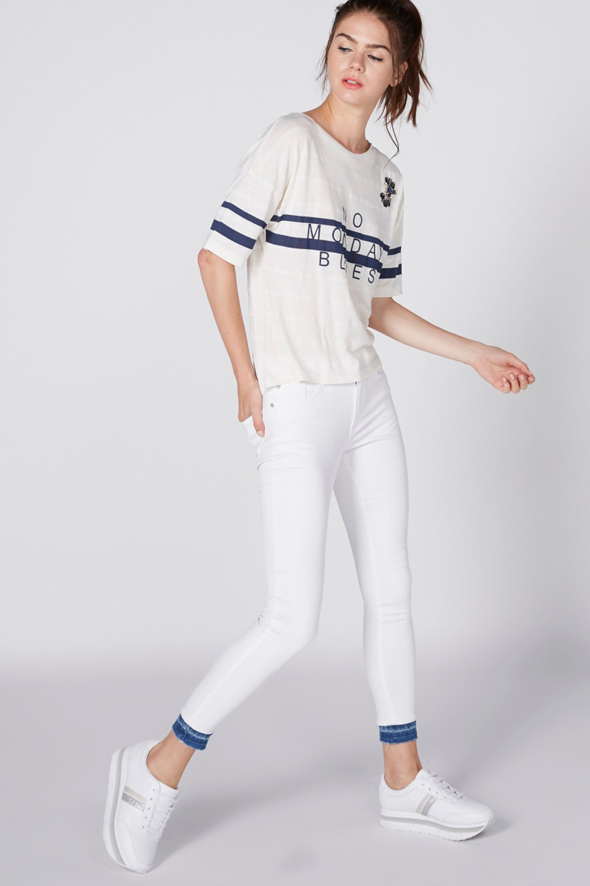 Pocket Detail Cropped Jeans with Contrasting Hem