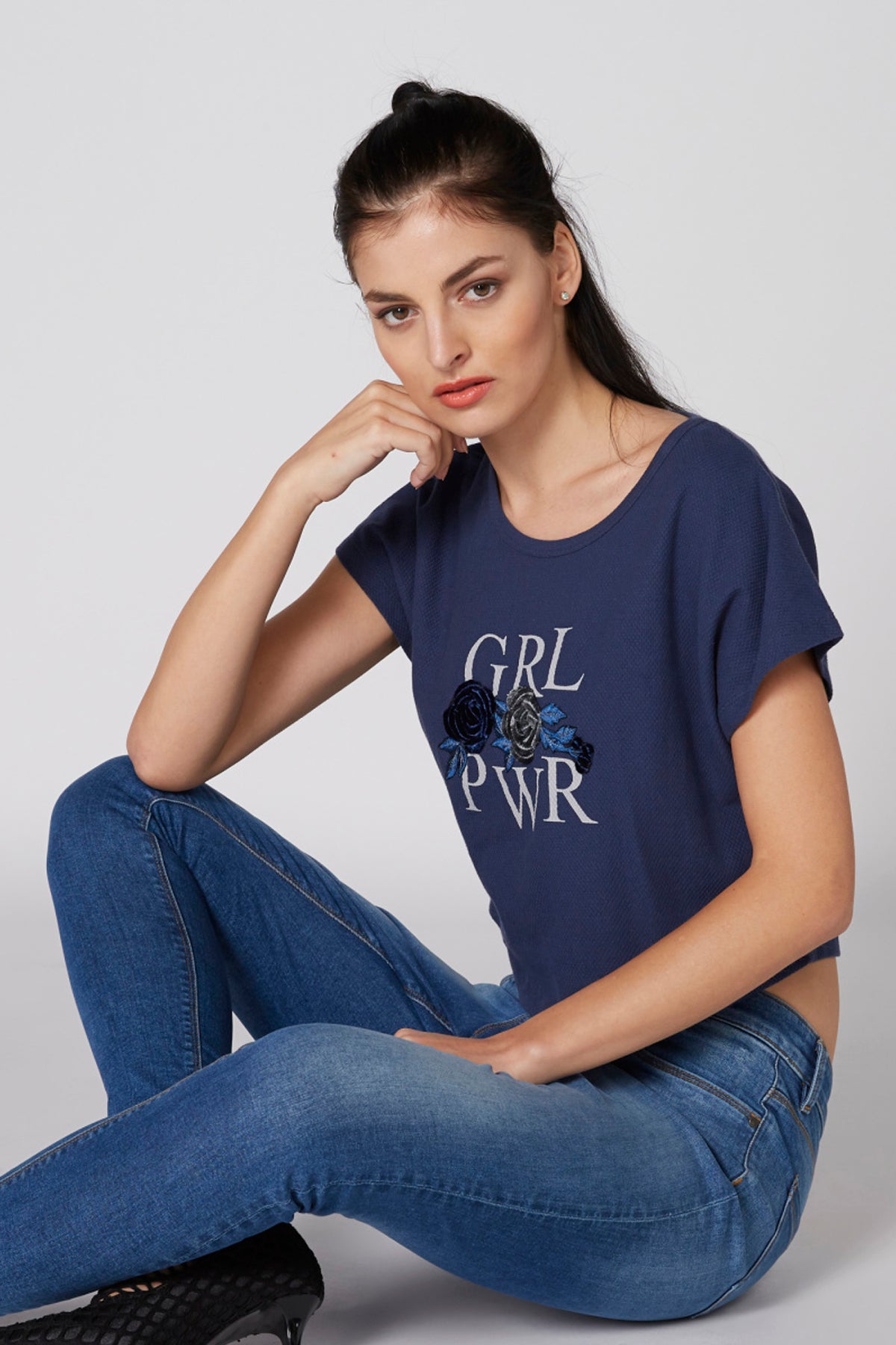Printed Crop T-Shirt with Round Neck and Extended Sleeves