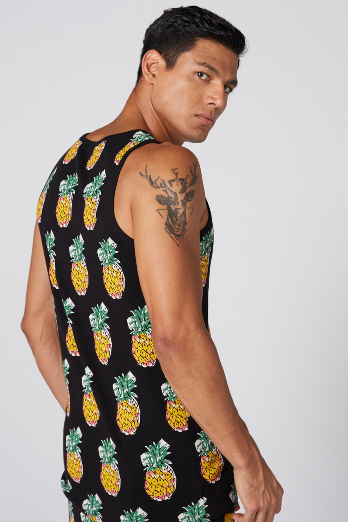 Printed Sleeveless T-Shirt with Round Neck
