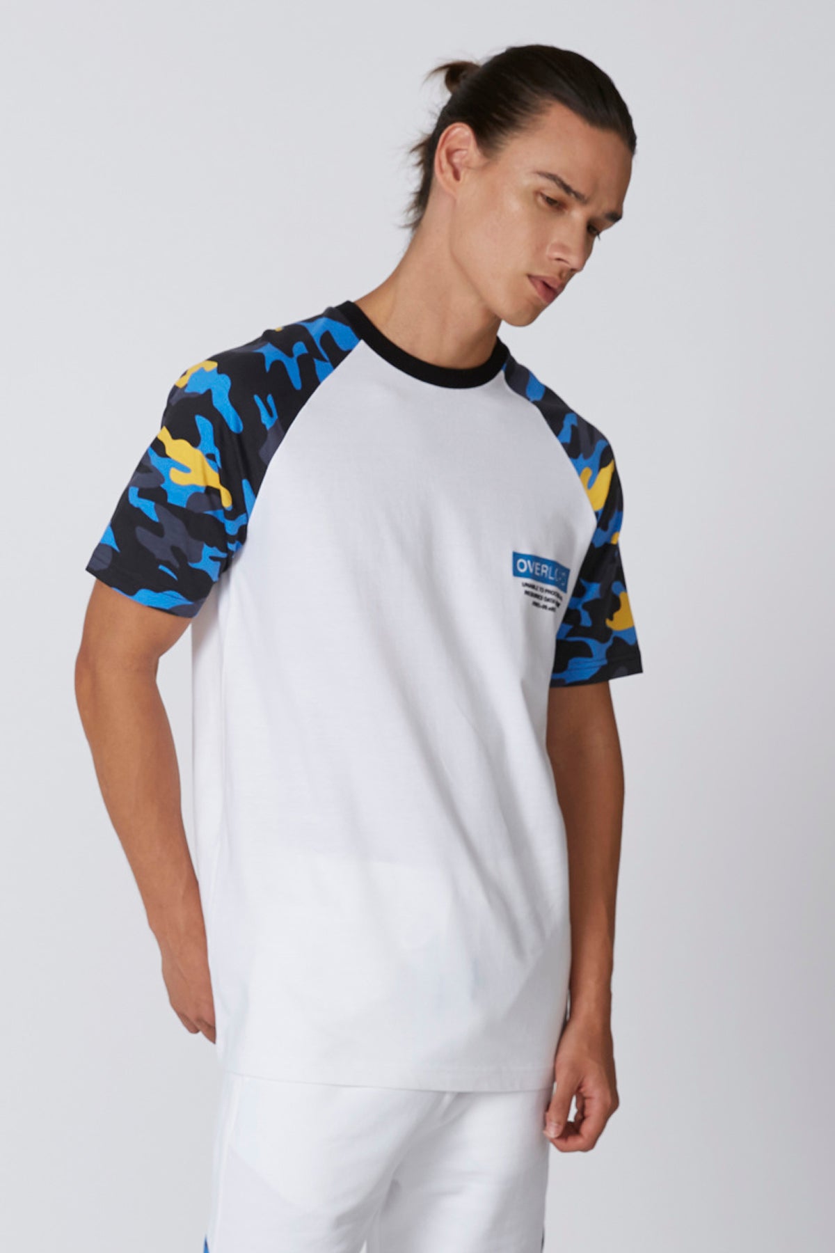 Plain T-shirt with Round Neck and Printed Raglan Sleeves
