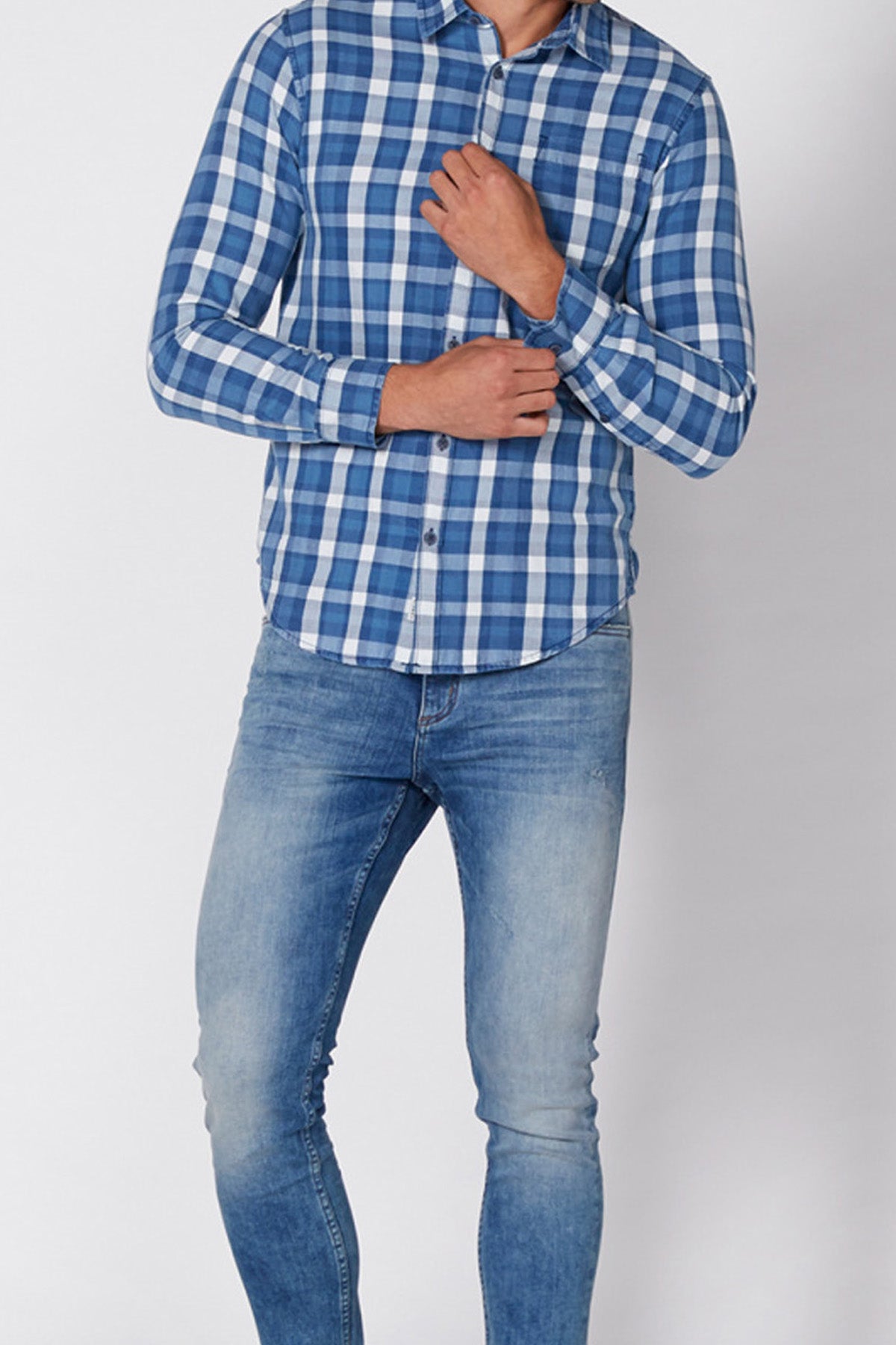 Chequered Shirt with Long Sleeves and Complete Placket