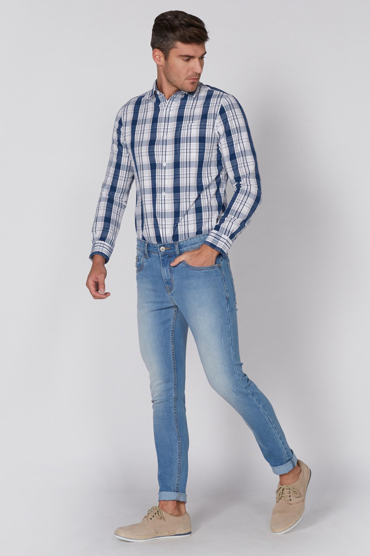 Full Length Jeans with Button Closure and Pocket Detail