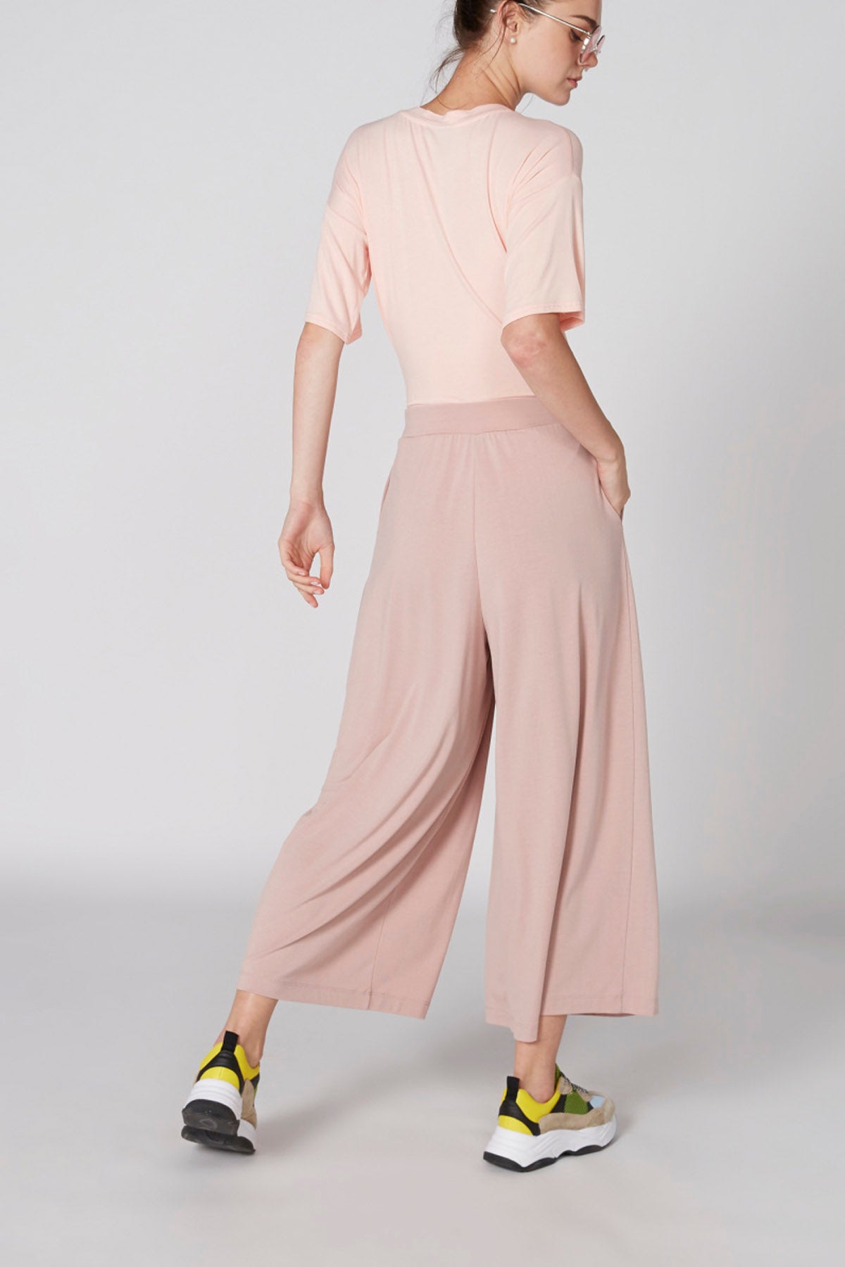 Pleated Palazzo Pants with Elasticised Waistband and Pocket Detail