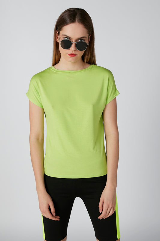 Plain T-shirt with Round Neck and Extended Sleeves