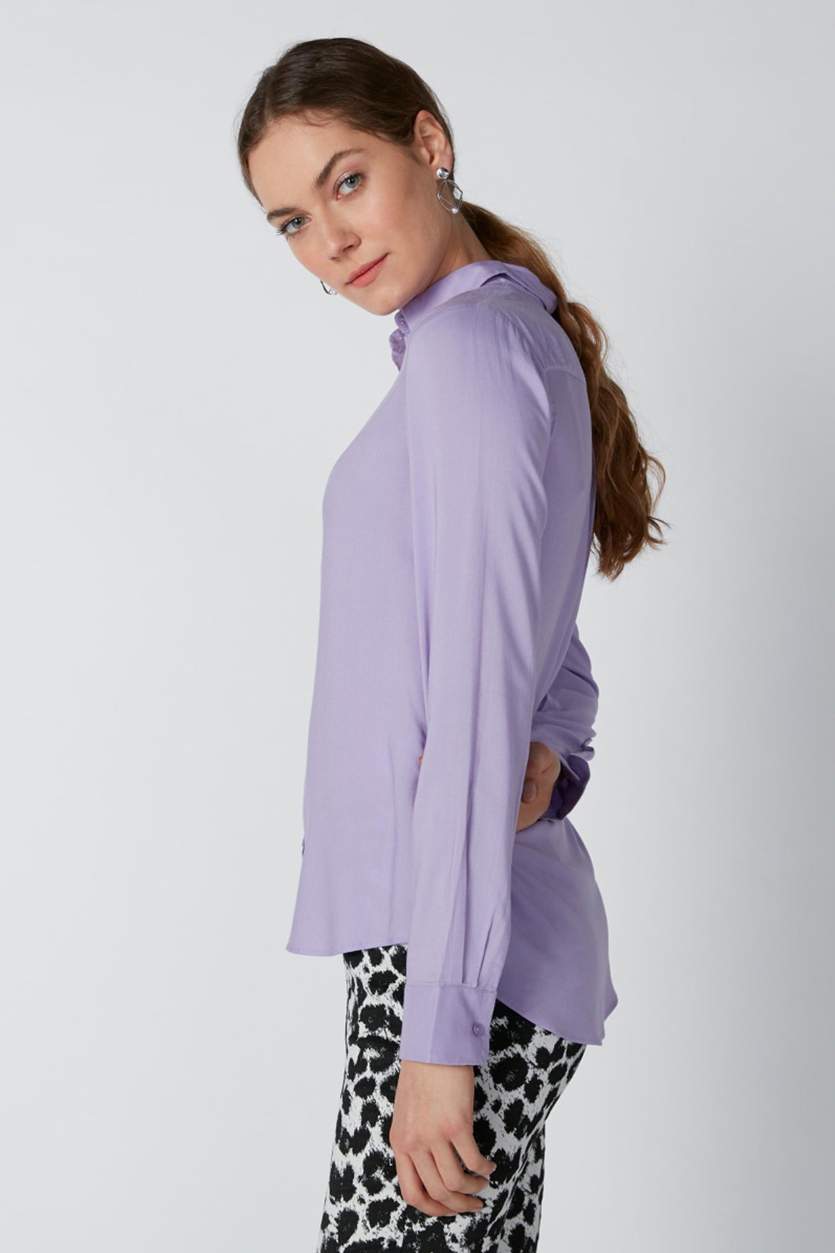 Long Sleeves Shirt in Regular Fit with Complete Placket