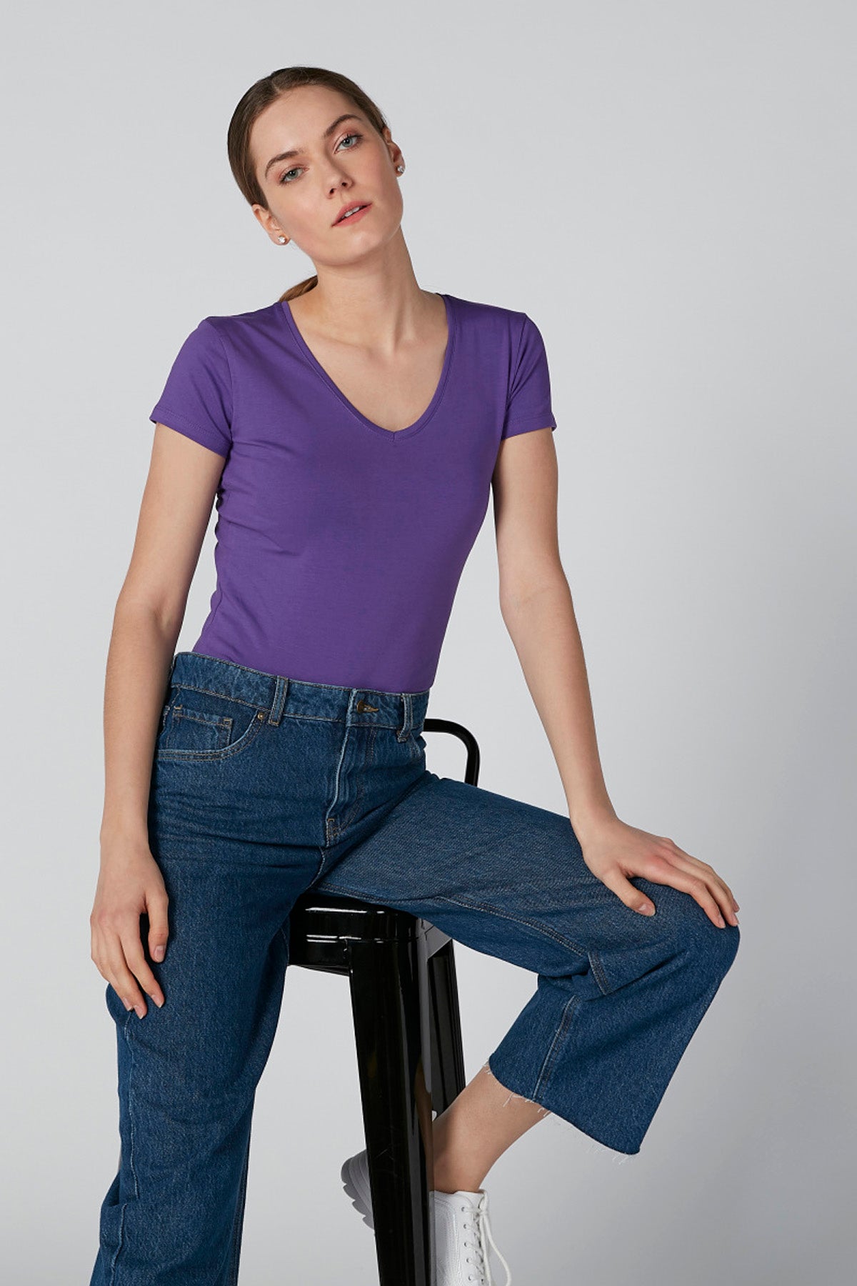 Plain T-shirt with V-neck and Short Sleeves