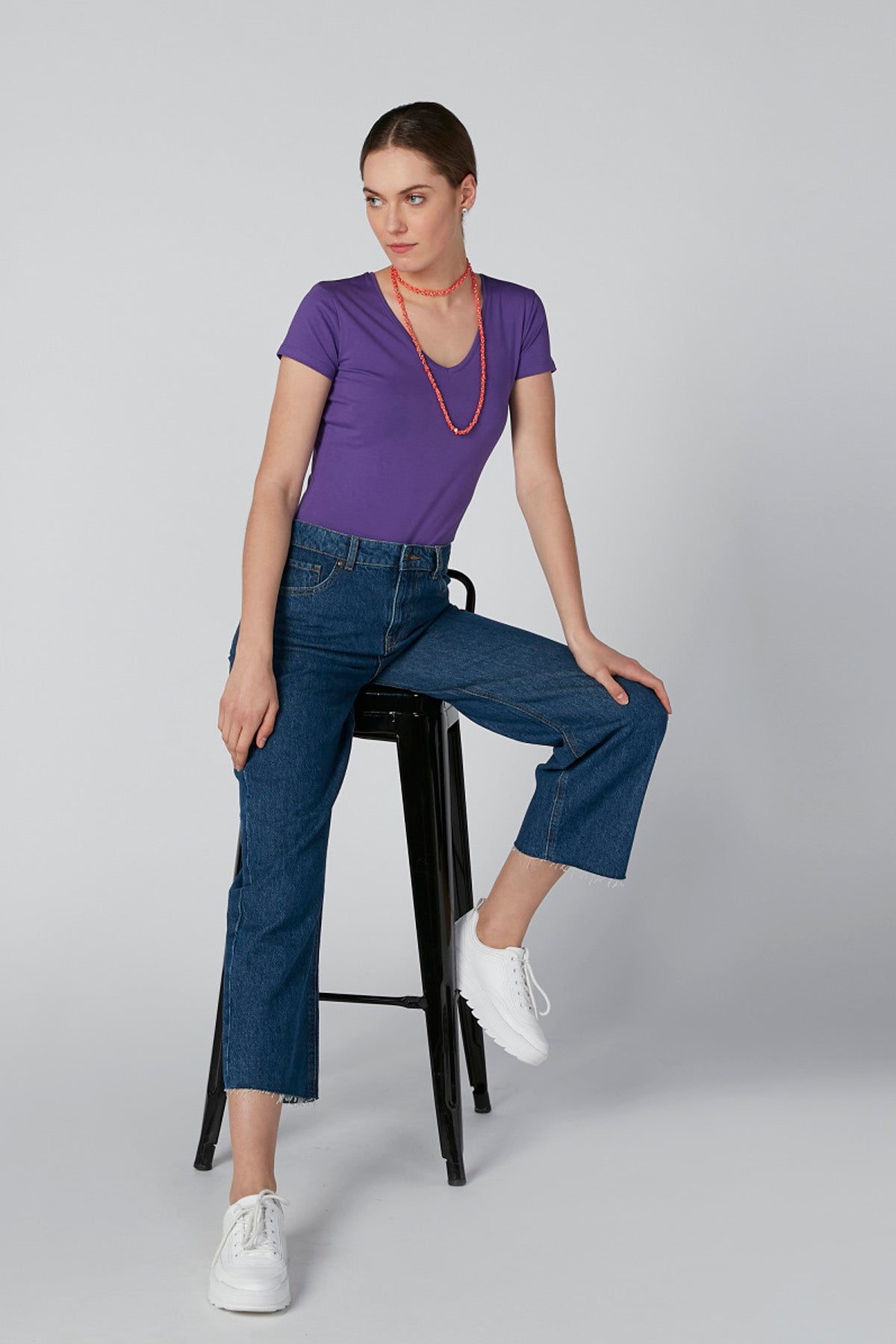 Plain T-shirt with V-neck and Short Sleeves