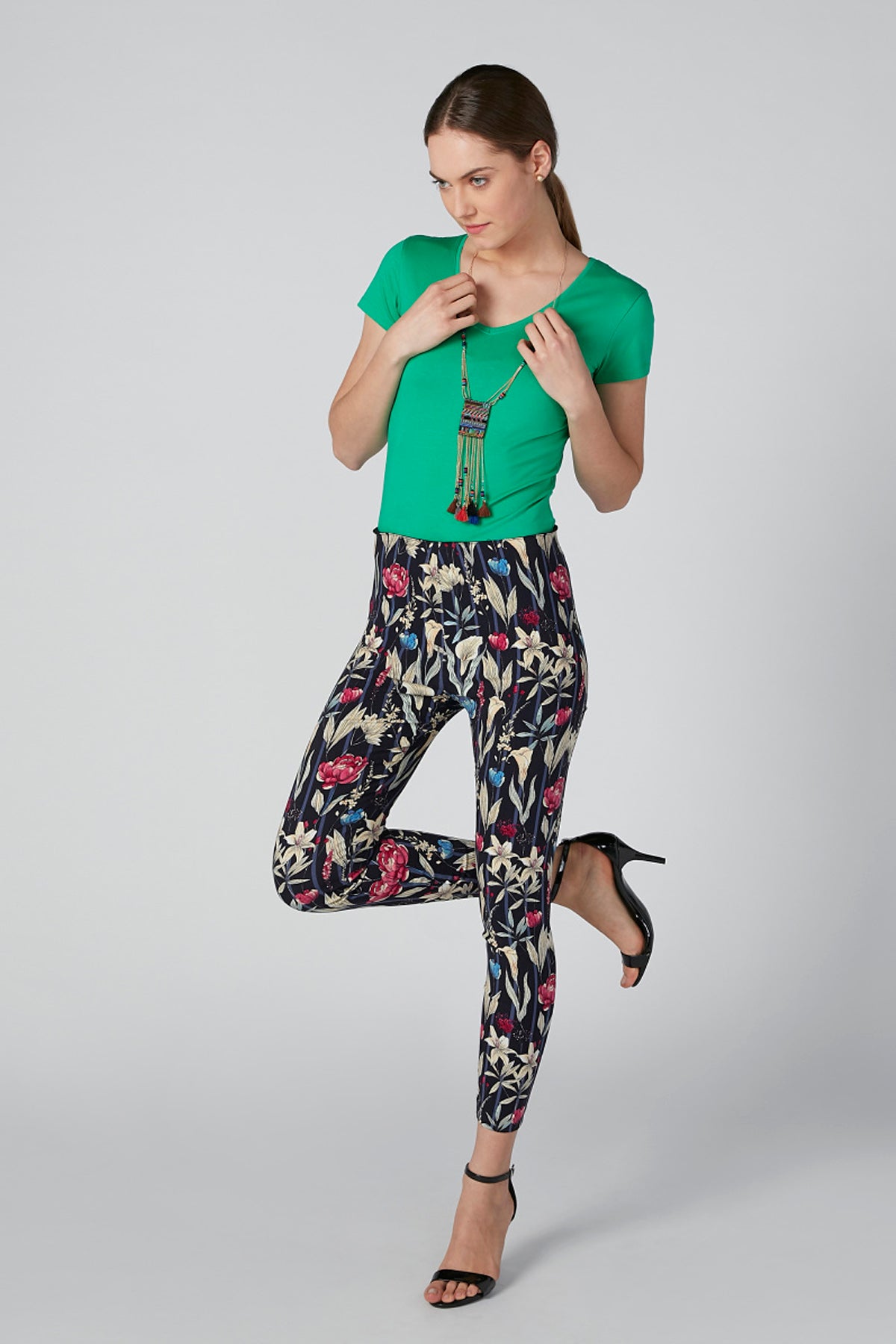 Plain T-shirt with V-neck and Short Sleeves