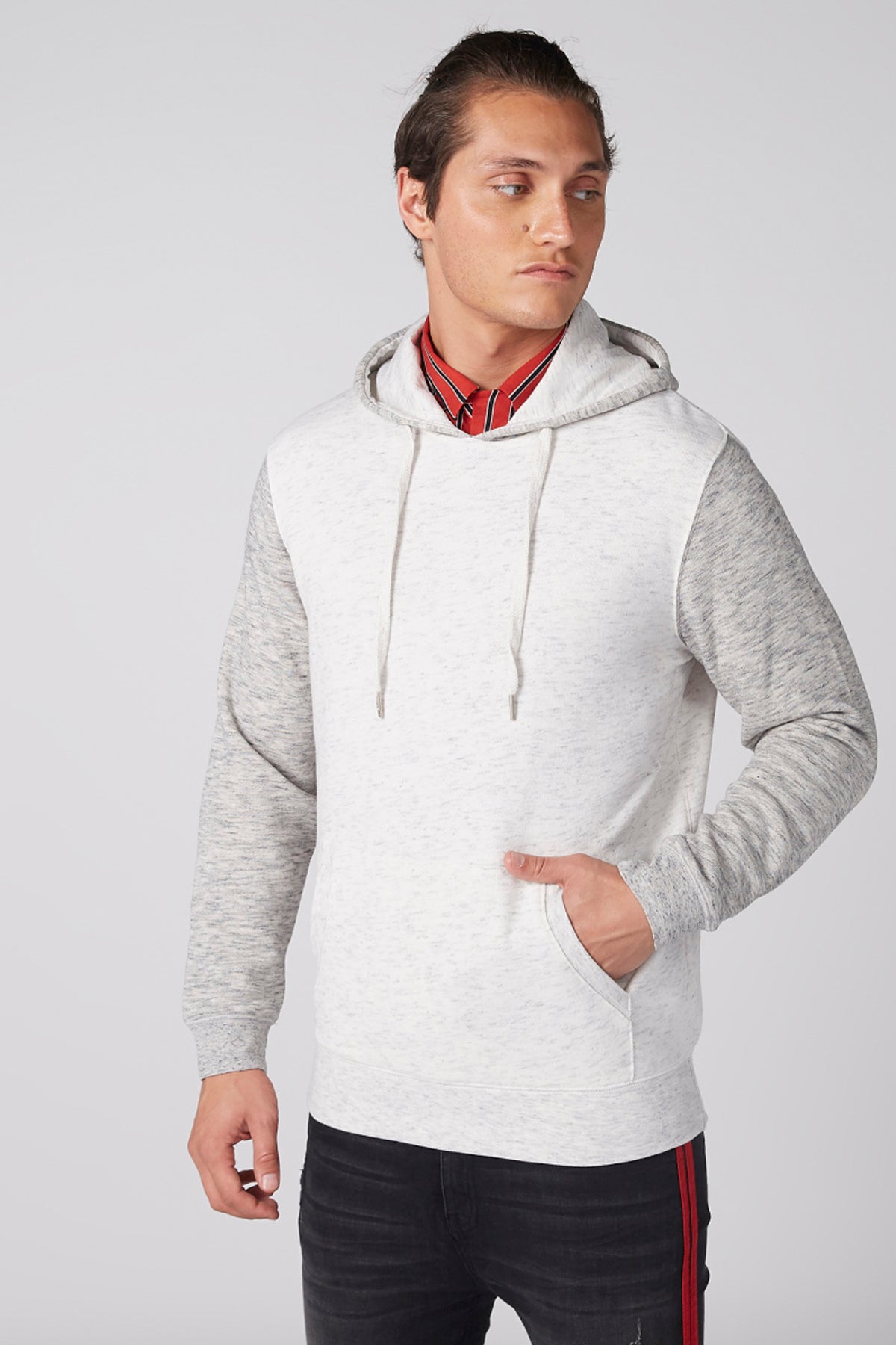 Long Sleeves Sweatshirt with Pocket Detail and Hood