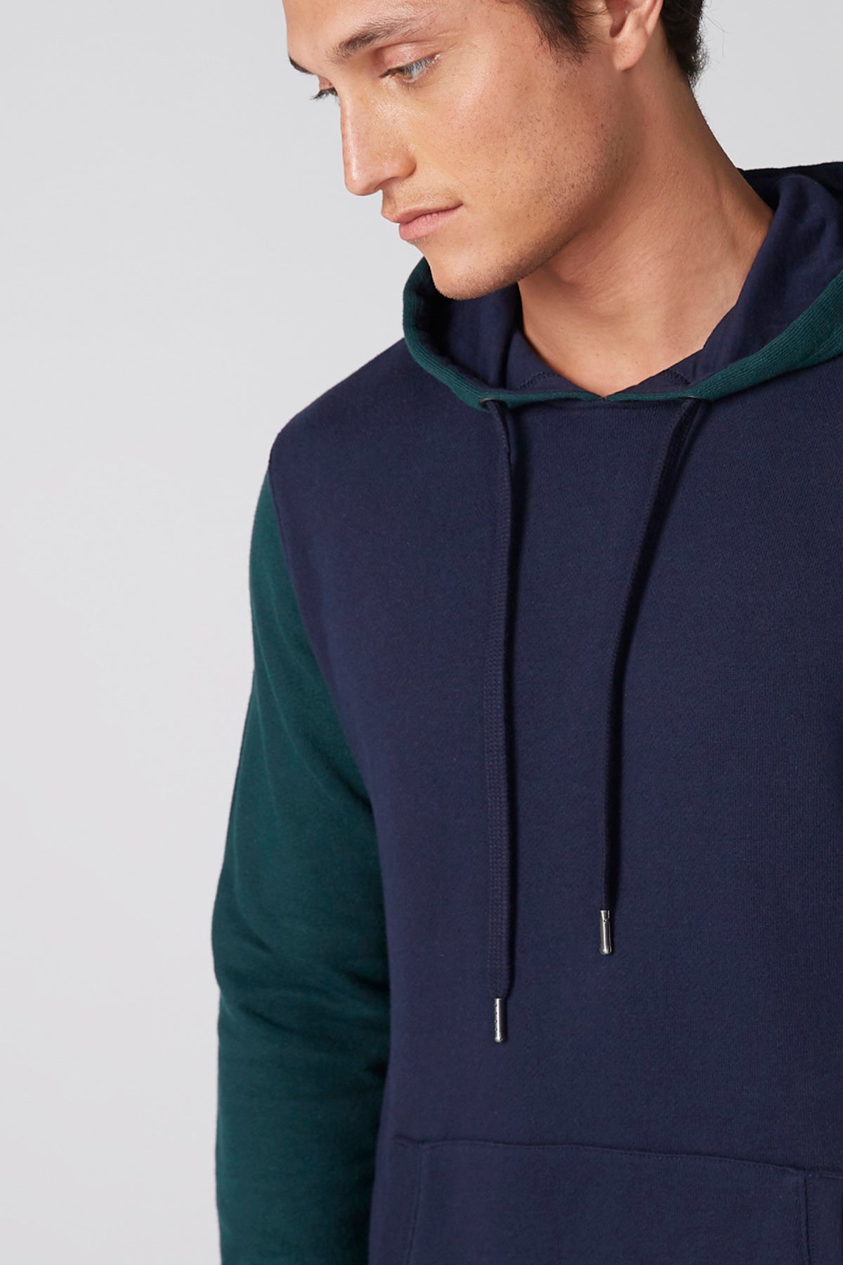 Long Sleeves Sweatshirt with Pocket Detail and Hood