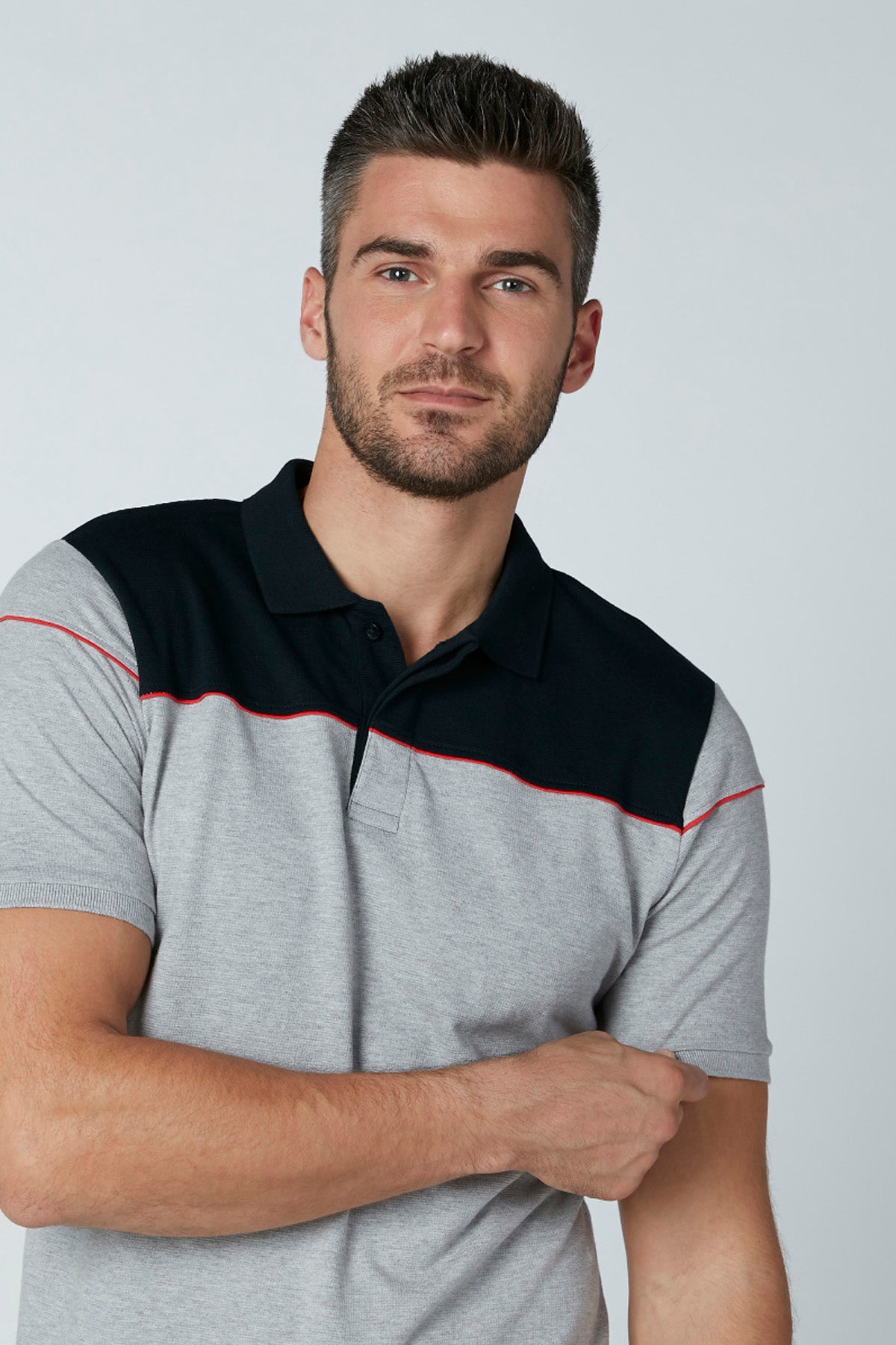 Piping Detail T-shirt with Short Sleeves and Polo Neck