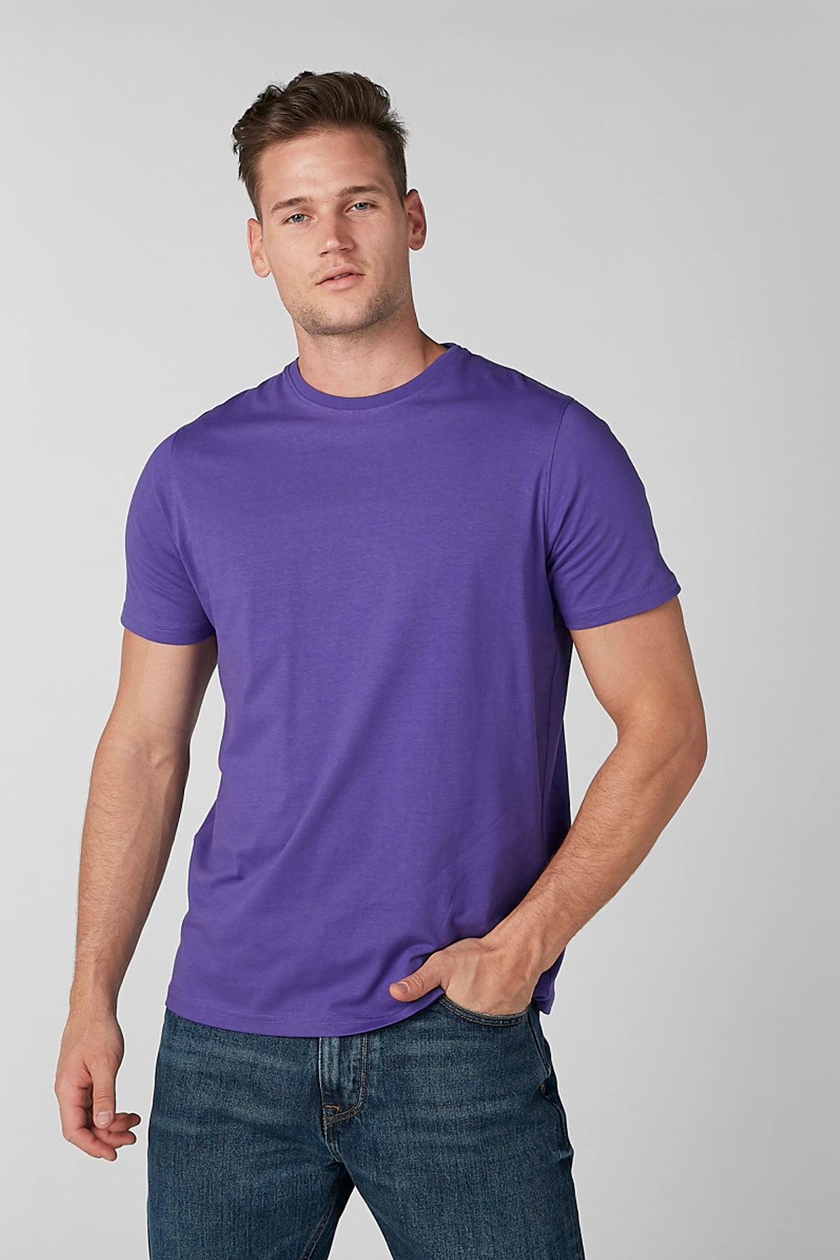 Plain T-shirt with Round Neck and Short Sleeves