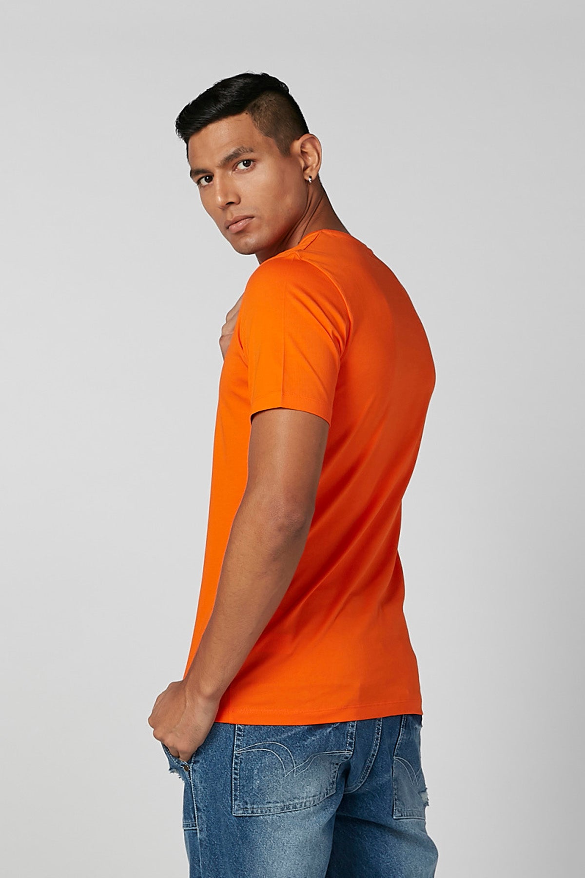 Plain T-shirt with V-Neck Neck and Short Sleeves