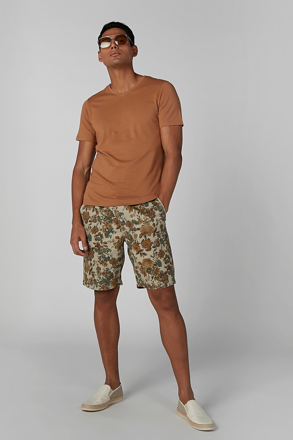 Plain T-shirt with V-neck and Short Sleeves