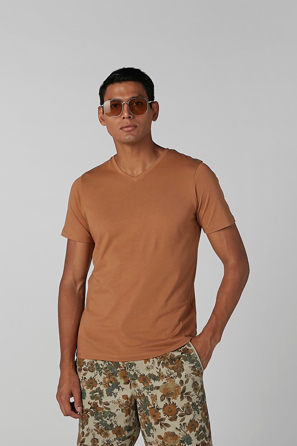 Plain T-shirt with V-neck and Short Sleeves