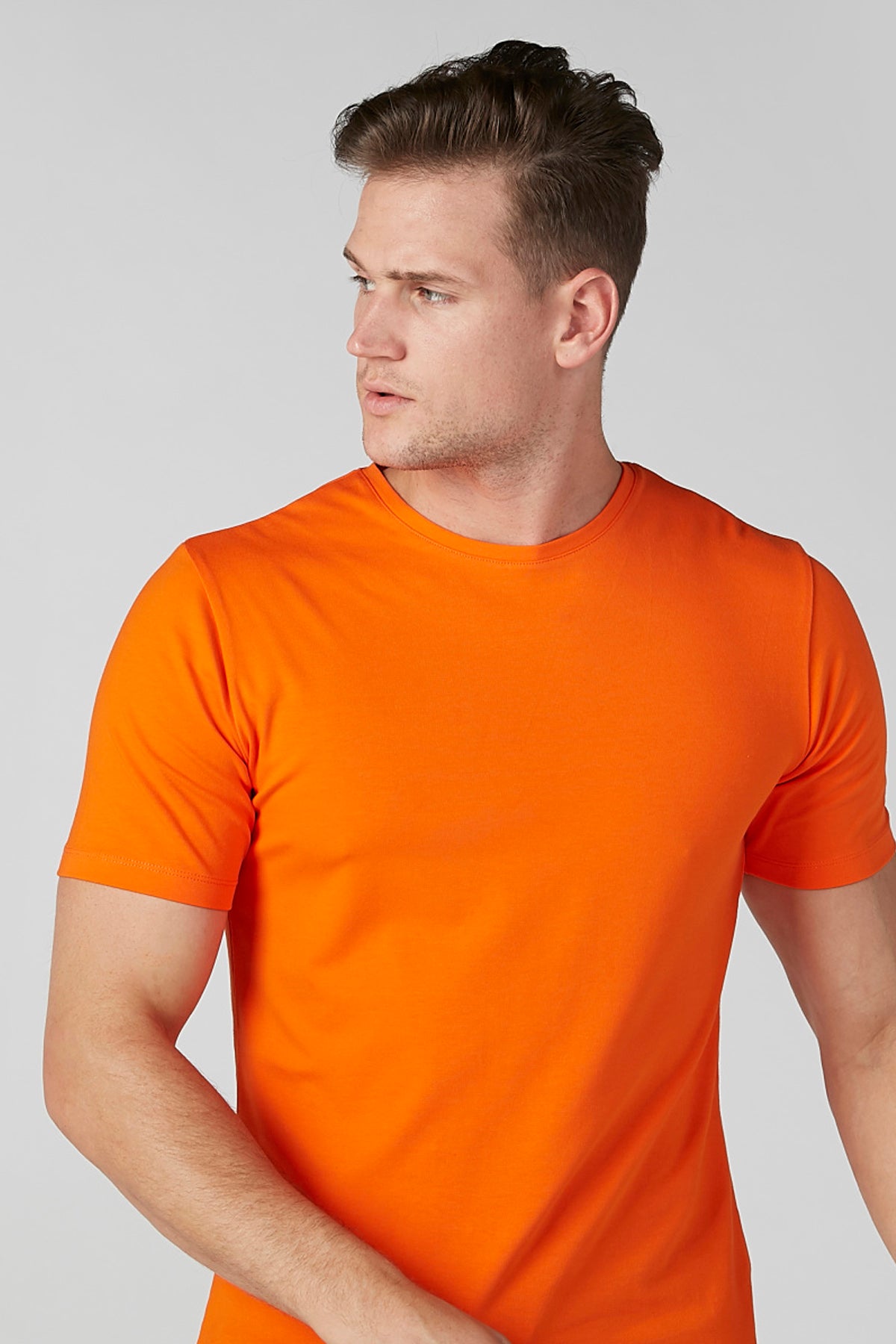 Plain T-shirt with Round Neck and Short Sleeves
