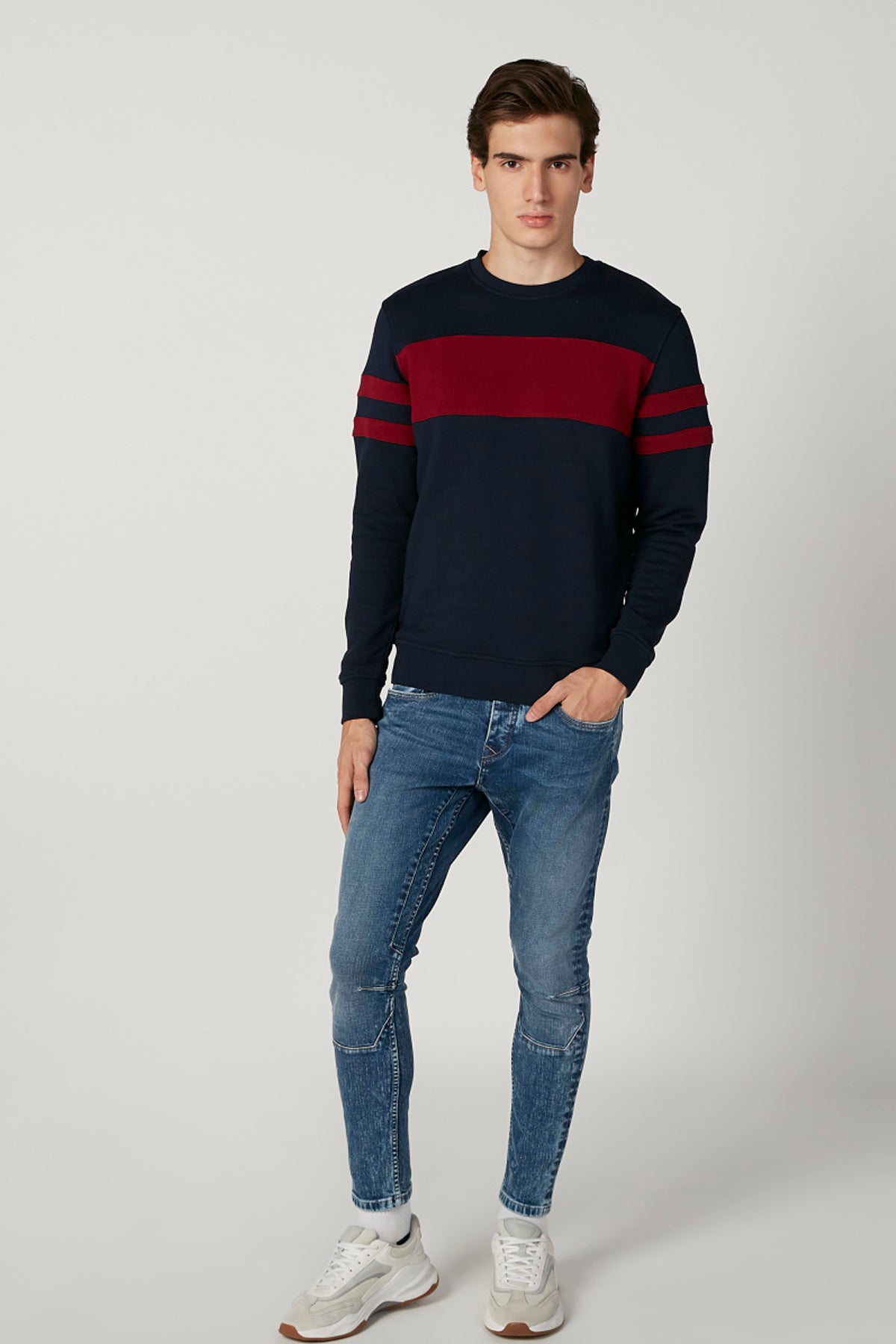 Plain Sweatshirt with Crew Neck and Long Sleeves