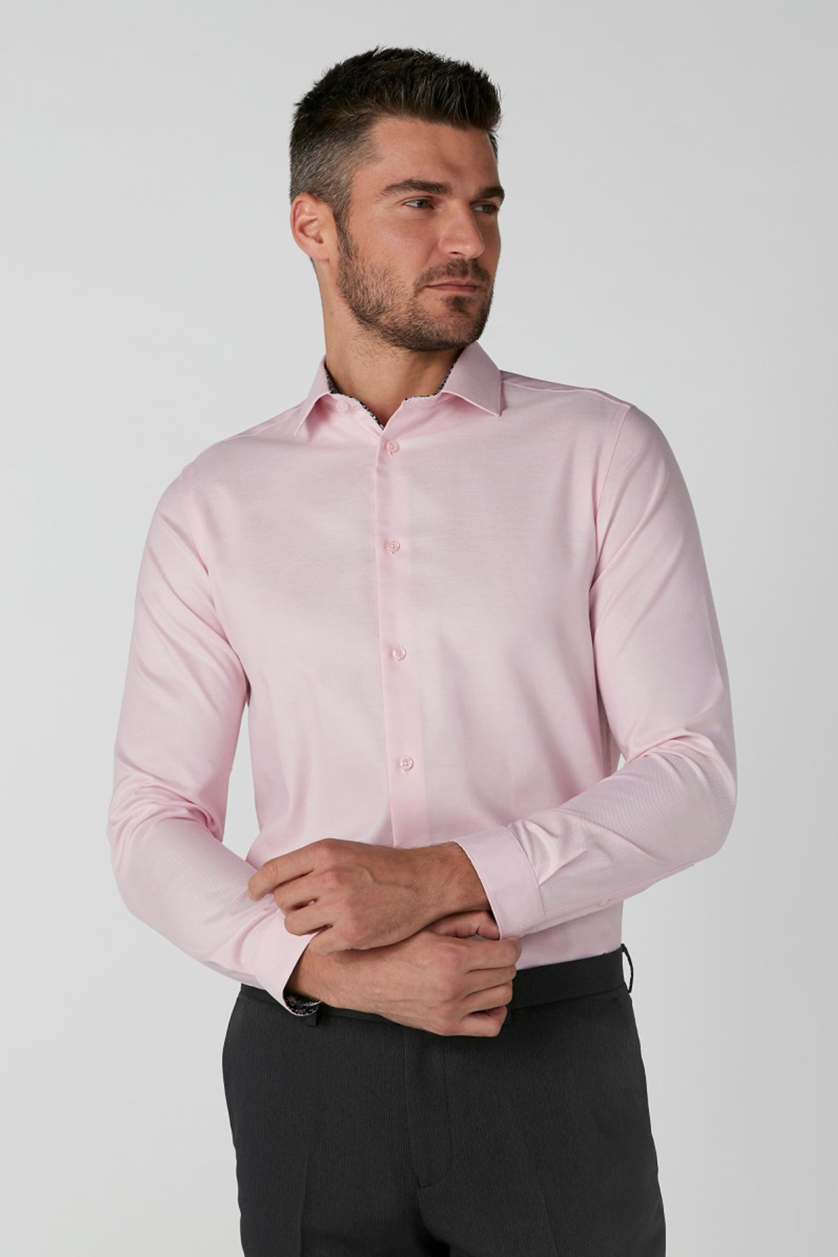 Long Sleeves Shirt in Slim Fit with Complete Placket