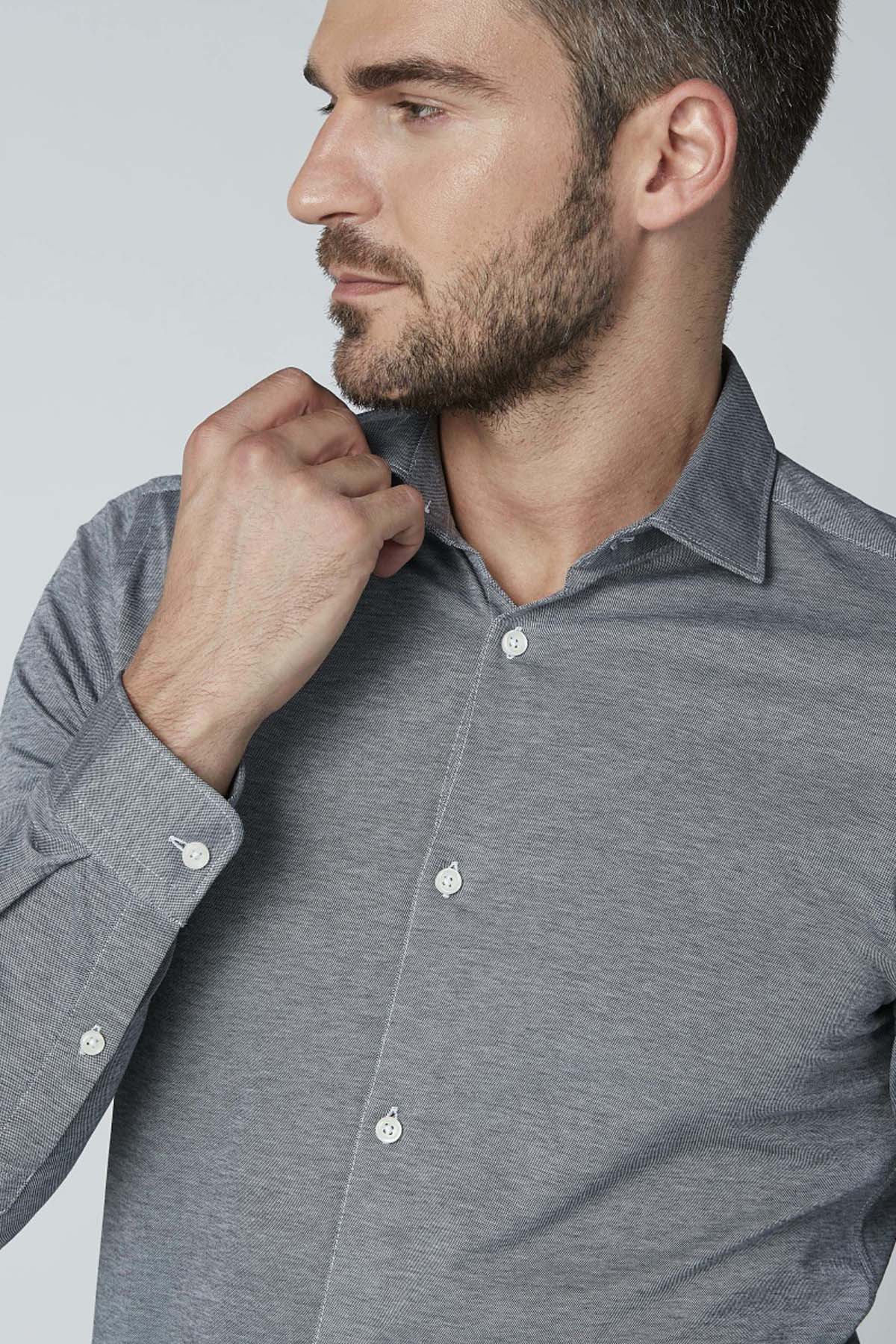 Plain Shirt with Long Sleeves and Complete Placket