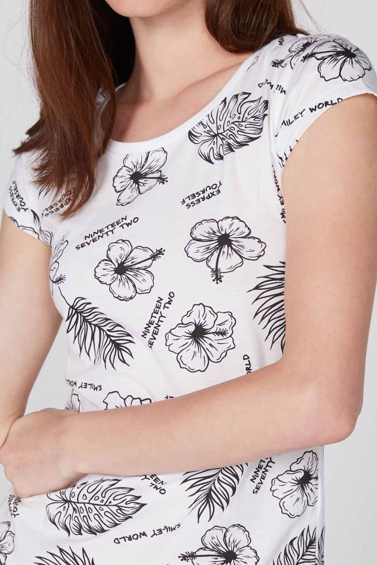 Printed T-Shirt with Round Neck and Cap Sleeves