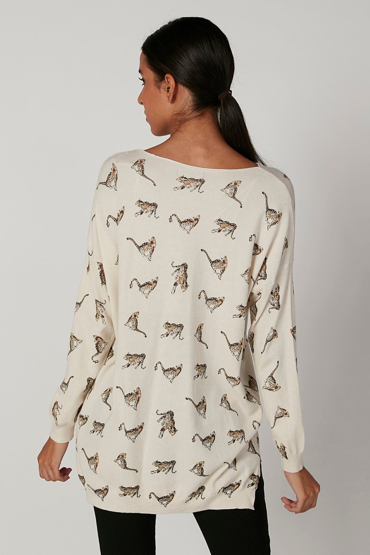 Printed Sweater with Round Neck and Long Sleeves