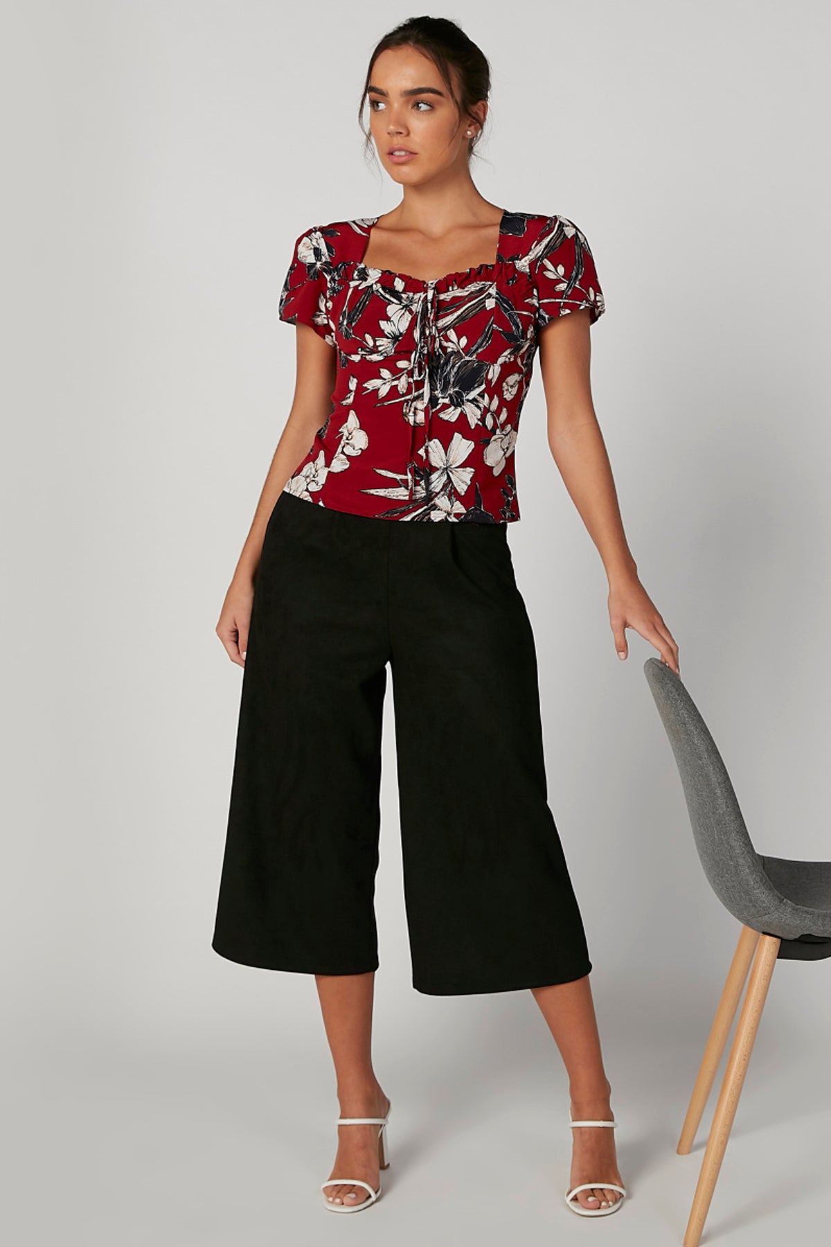 Slim Fit Printed Crop Top with Short Sleeves and Tie Ups