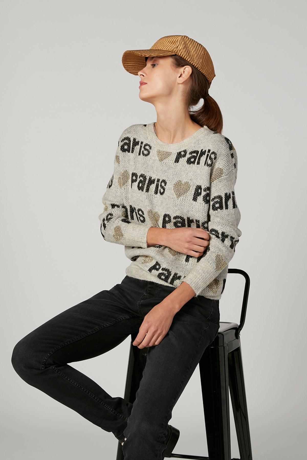 Wide Fit Printed Sweater with Round Neck and Long Sleeves