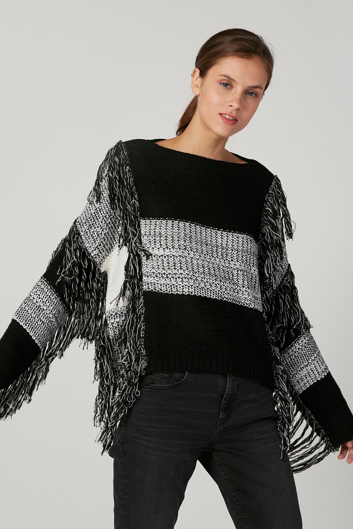 Wide Fit Textured Kaftan Sweater with Long Sleeves and Fringes