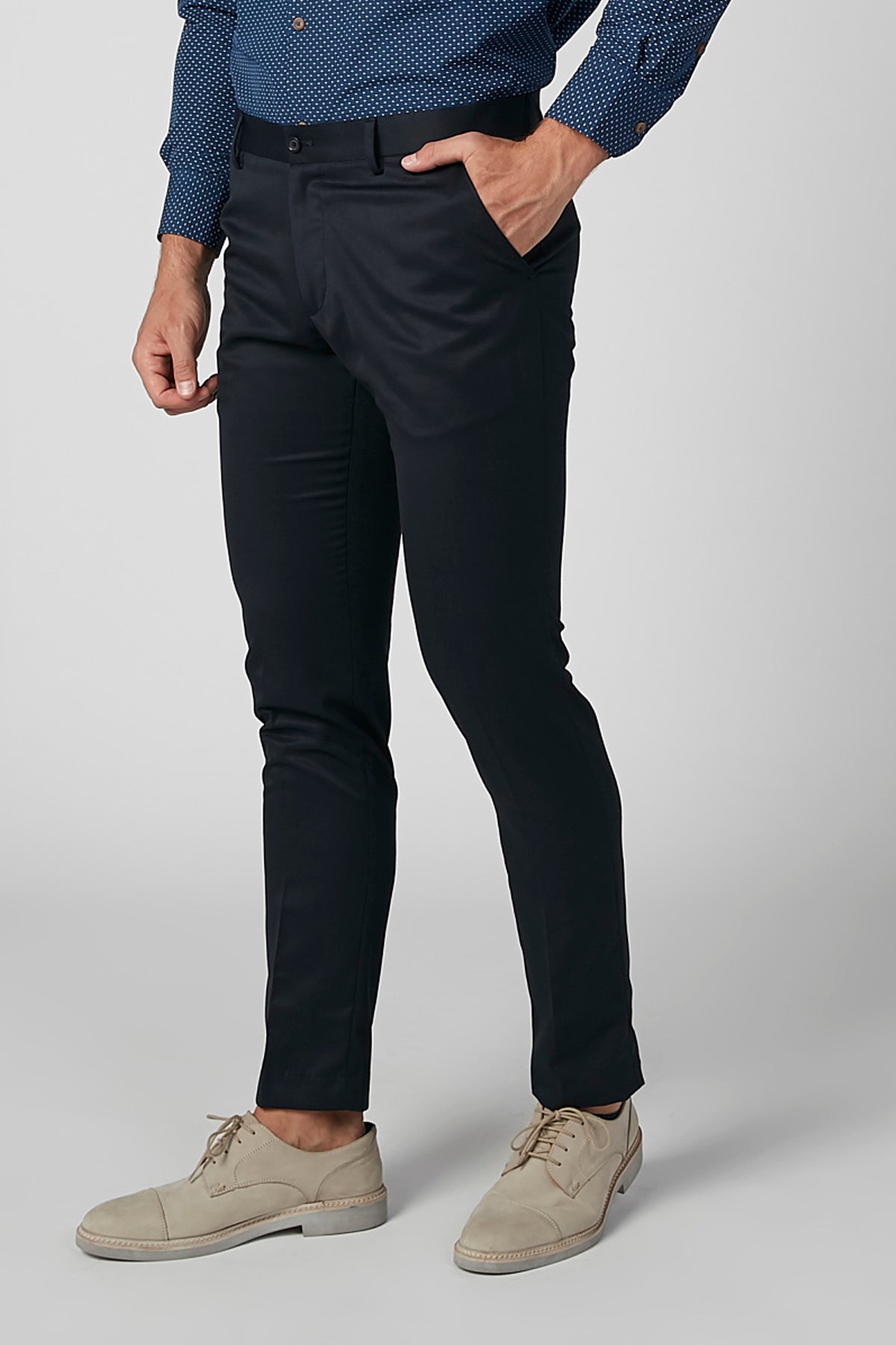 Full Lengh Trousers with Button Closure and Pocket Detail