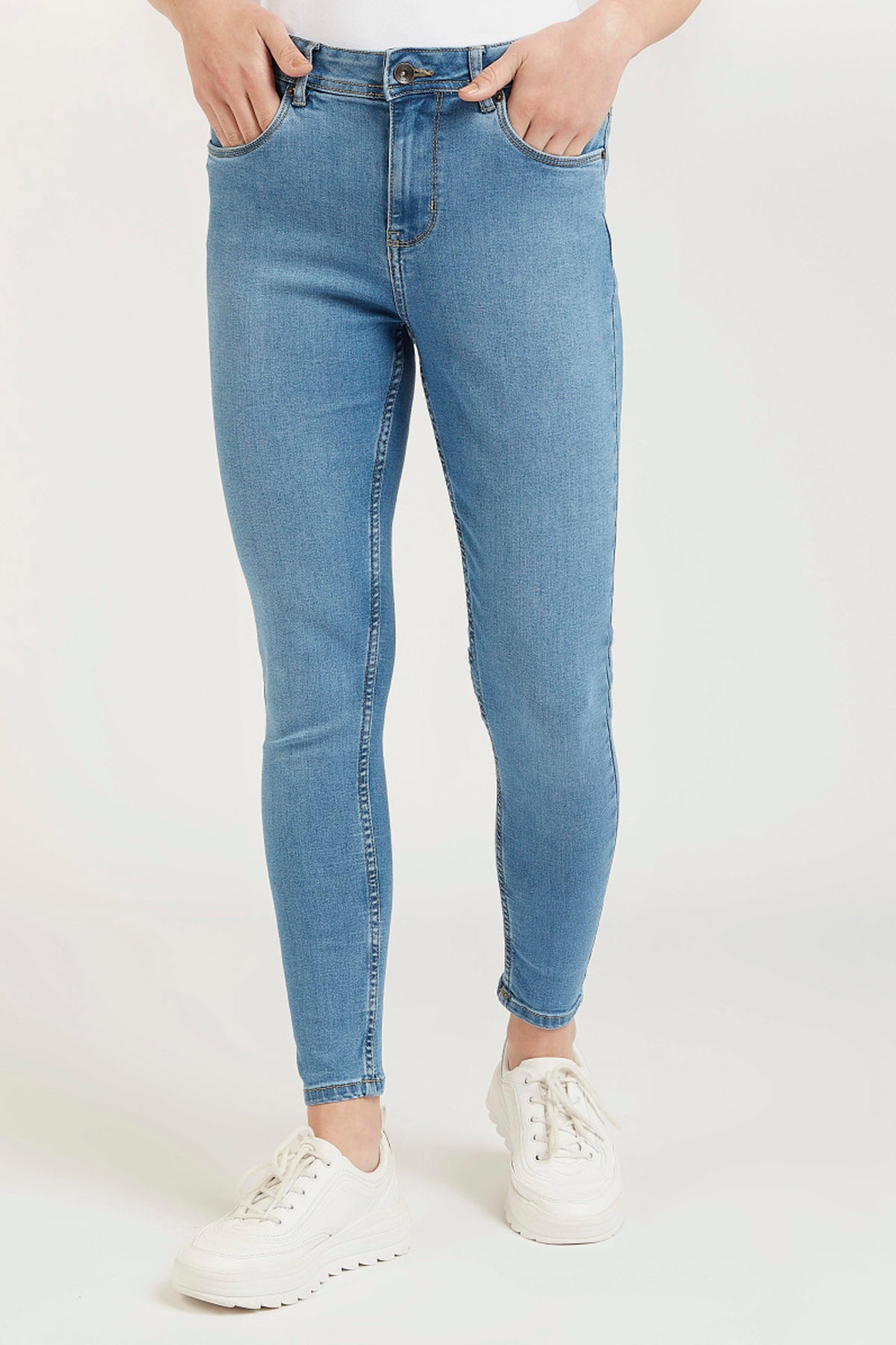 Pocket Detail Full Length Jeans in Skinny Fit with Button Closure