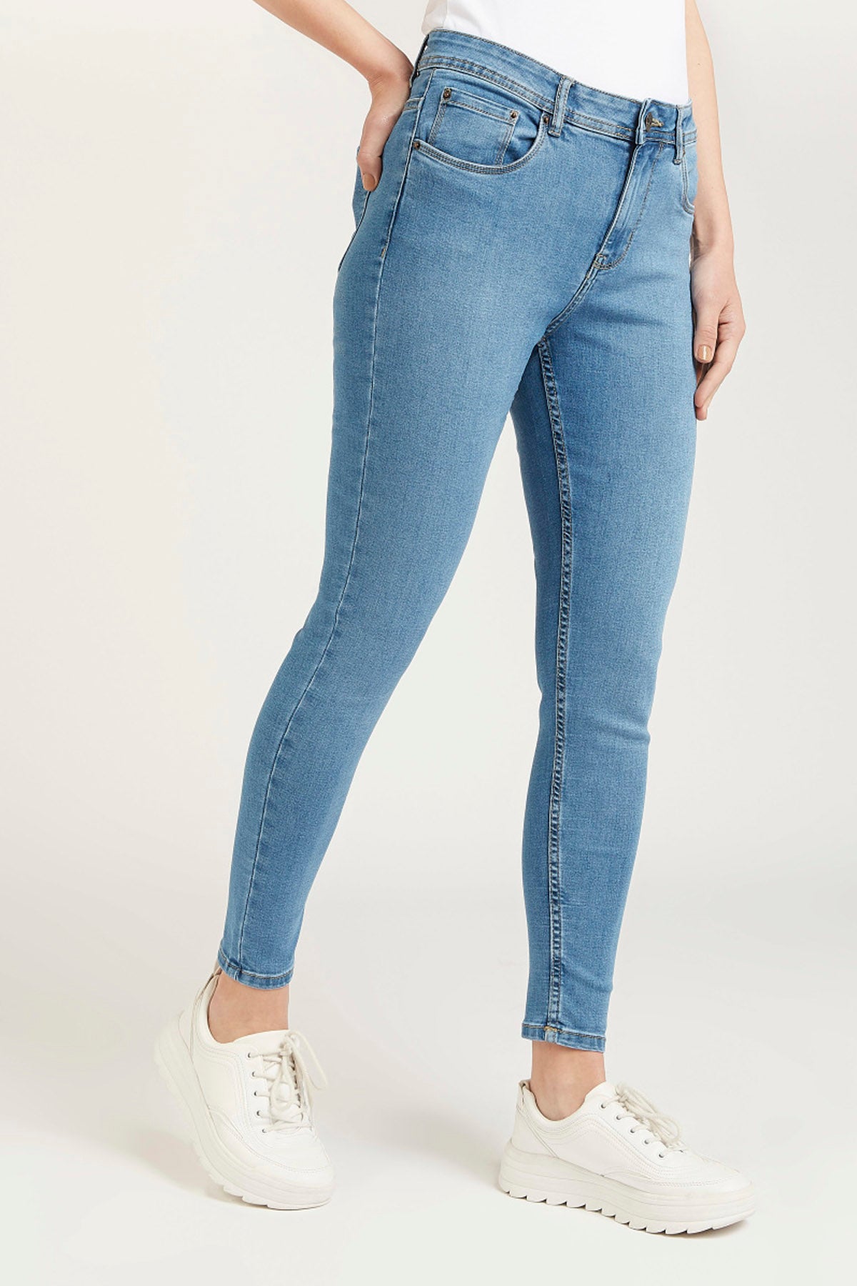 Pocket Detail Full Length Jeans in Skinny Fit with Button Closure