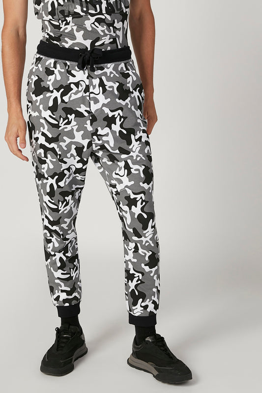 Slim Fit Camouflage Printed Mid Waist Jog Pants
