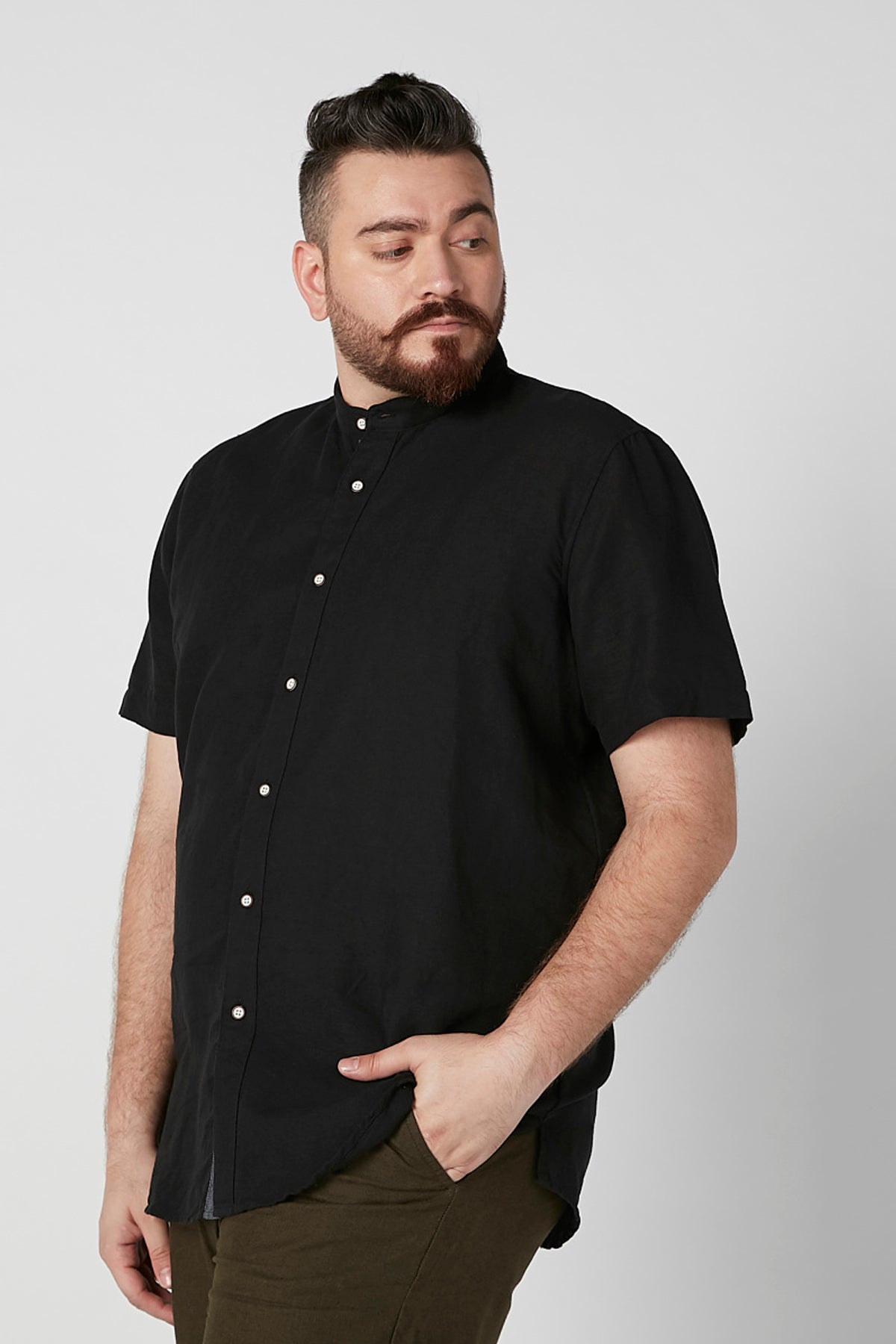 Plain Shirt with Mandarin Collar and Long Sleeves