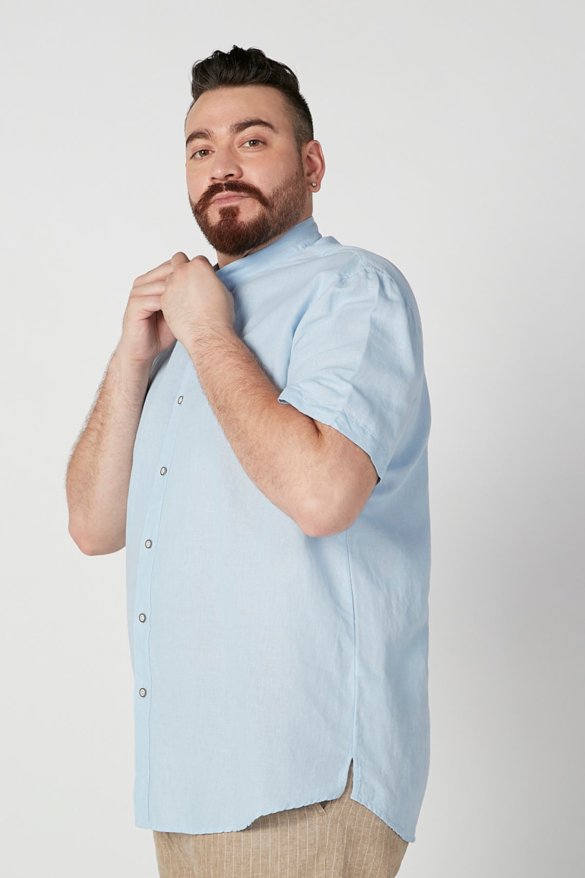 Plain Shirt with Mandarin Collar and Long Sleeves