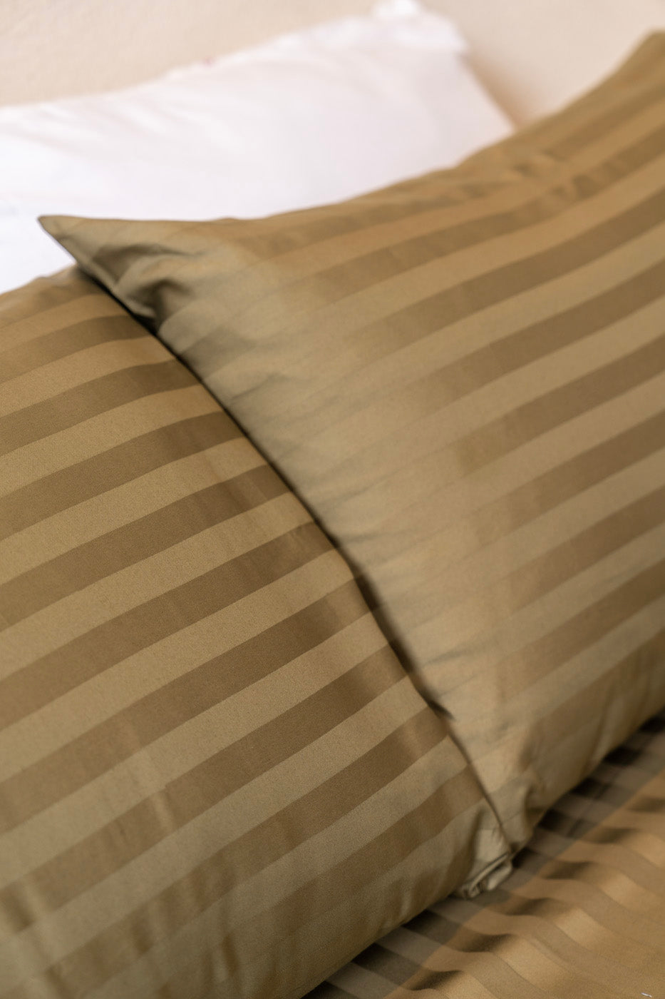Dyed Stripe Satin Bedsheet