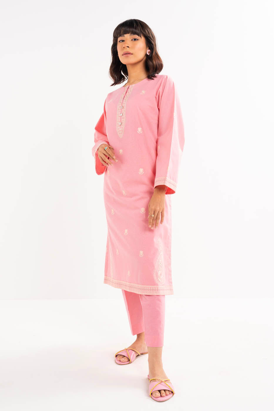 2 Pc Embroidered Karandi Outfit