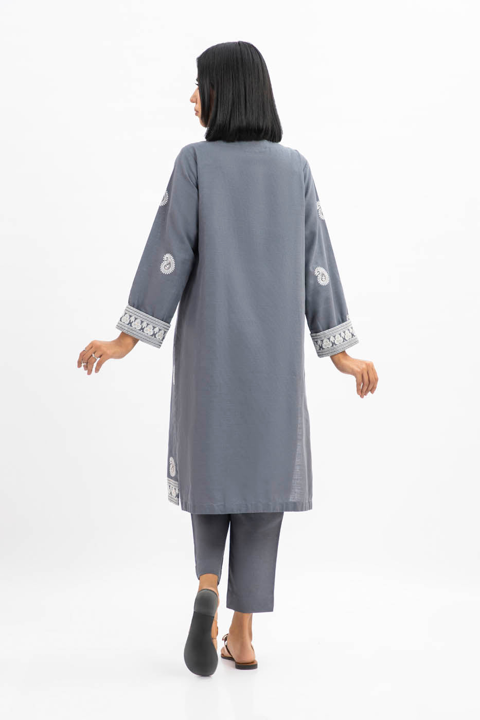 2 Pc Embroidered Khaddar Outfit