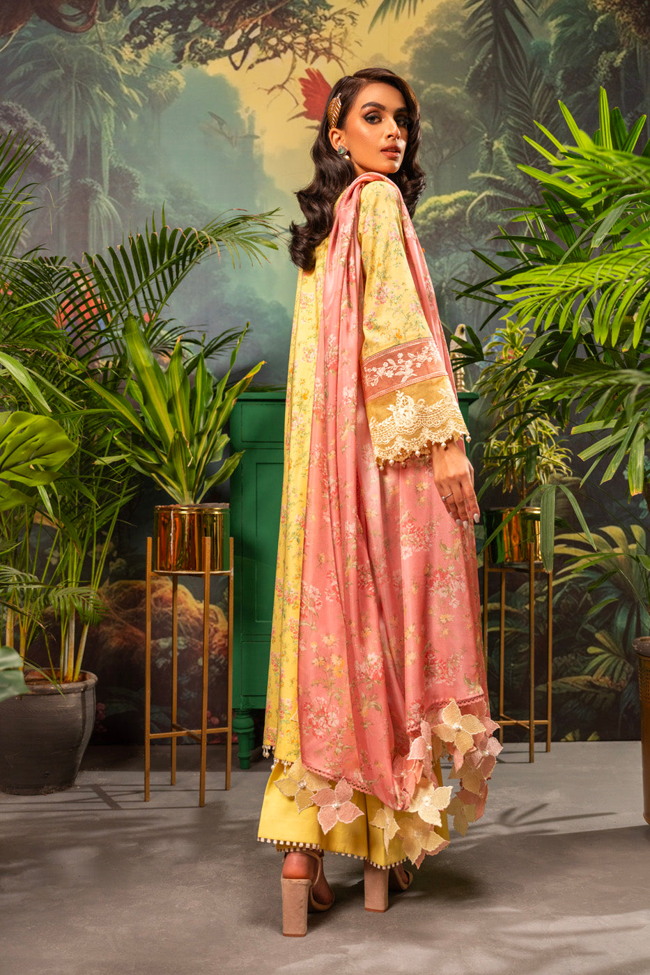 3 Pc Embroidered Lawn Suit With Tissue Silk Dupatta