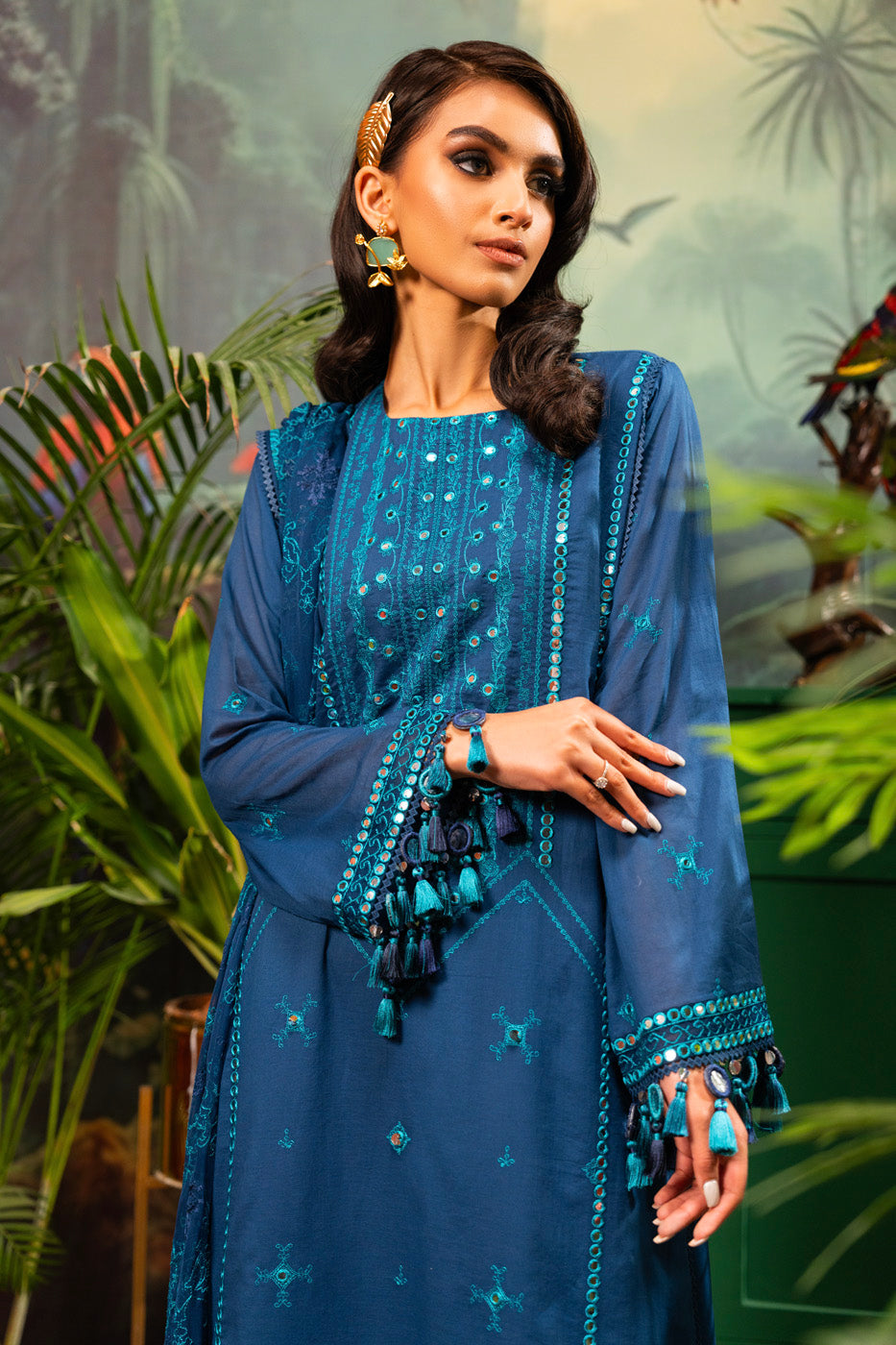 3 Pc Embroidered Lawn Suit With Chiffon Dupatta