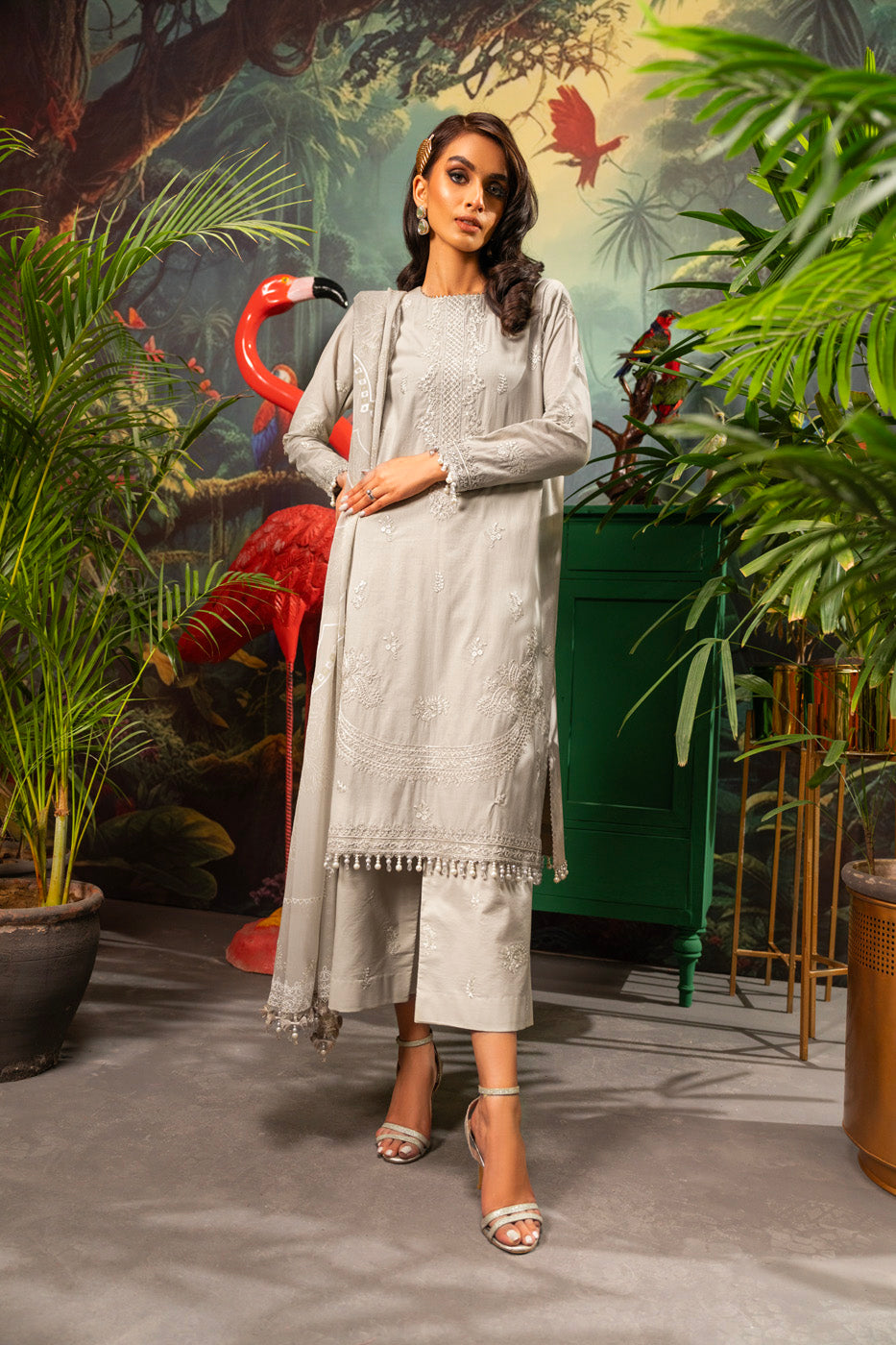 3 Pc Embroidered Lawn Suit With Chiffon Dupatta