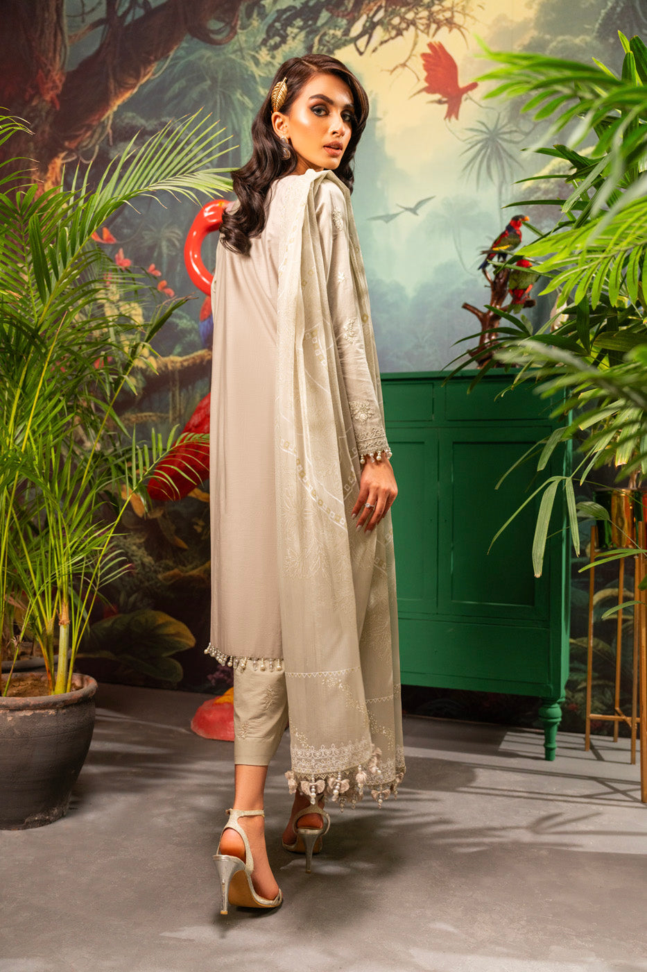 3 Pc Embroidered Lawn Suit With Chiffon Dupatta
