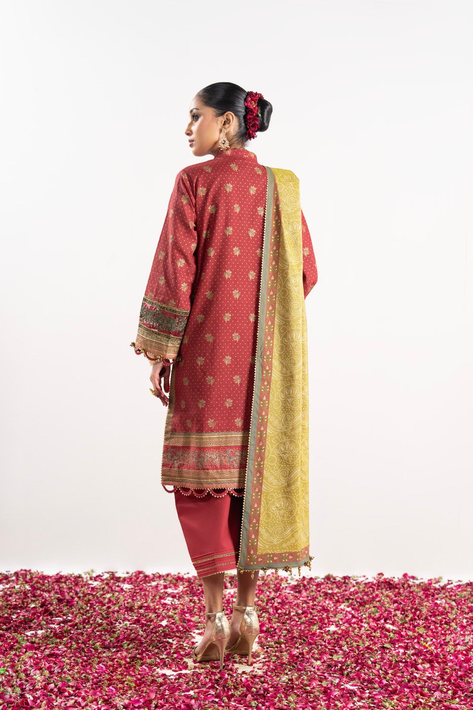 2 Pc Embroidered Heavy Cambric Suit With Lawn Dupatta