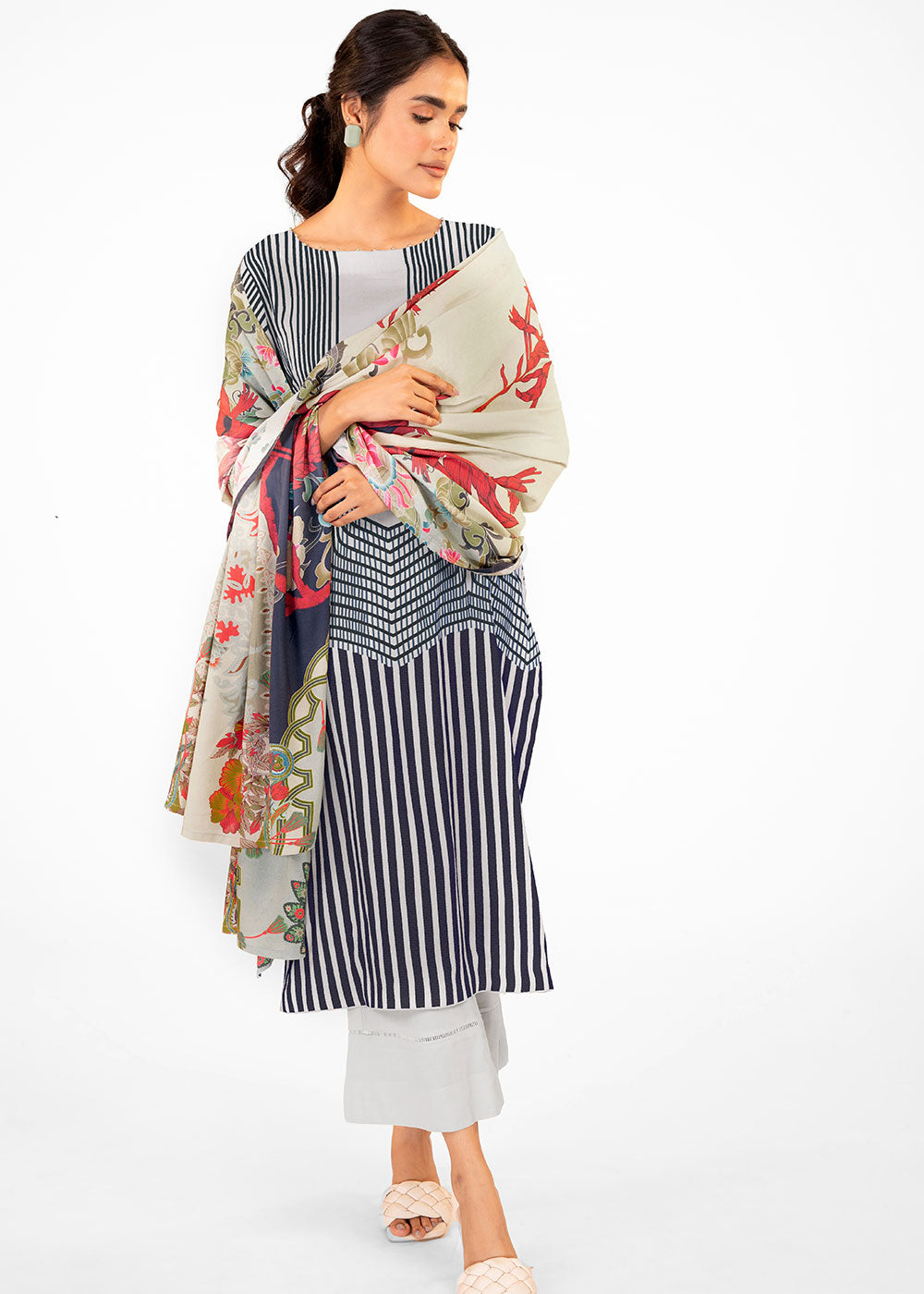 3 Pc Printed Twill Viscose Suit With Twill Viscose Dupatta